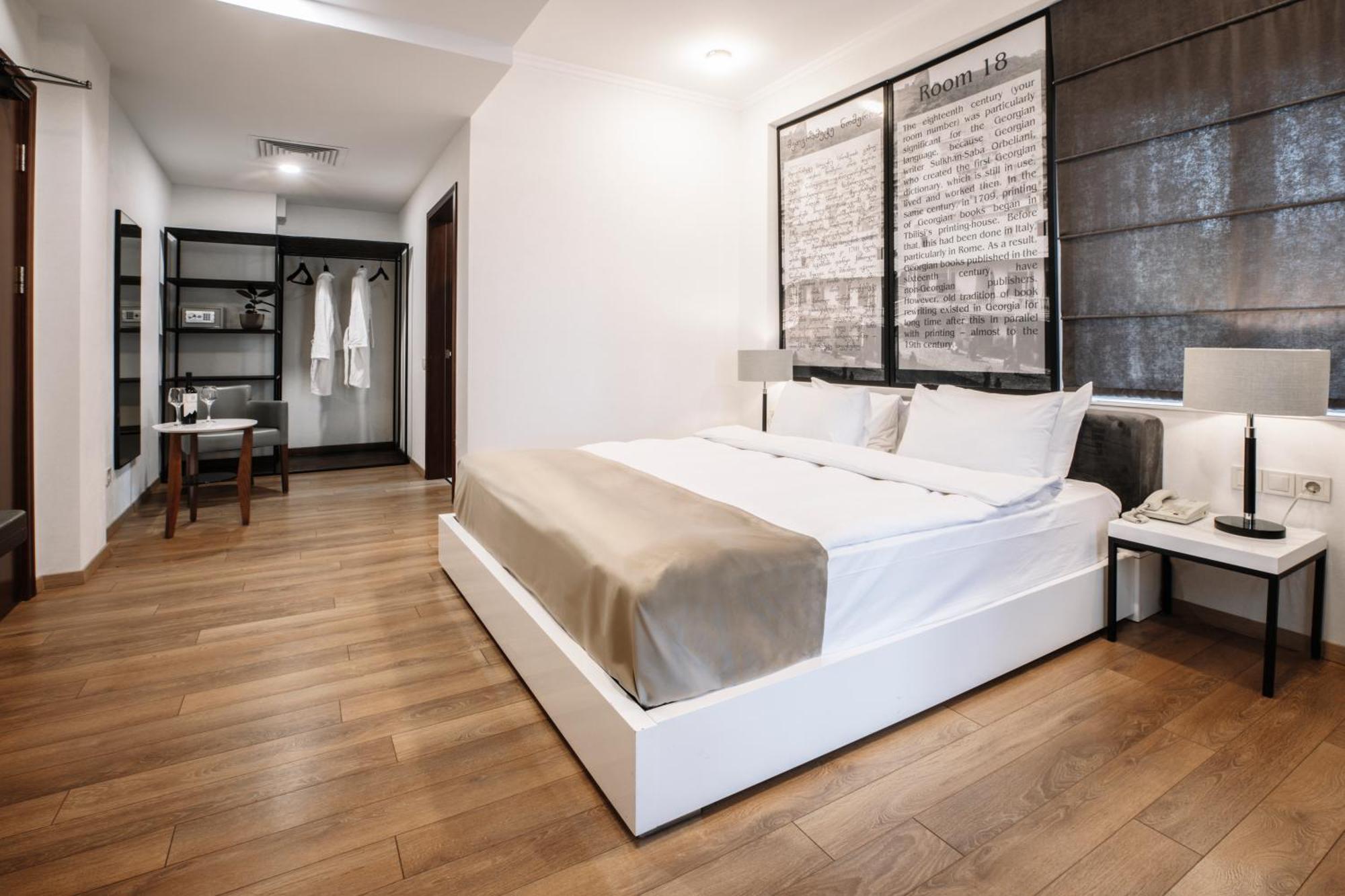 Superior King Room