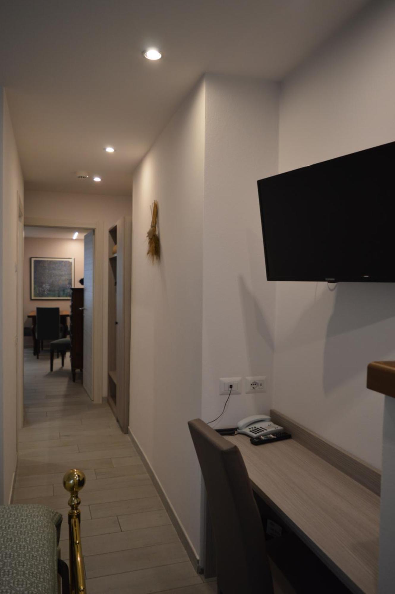 Junior Suite Balcony,1555921363:JPEG