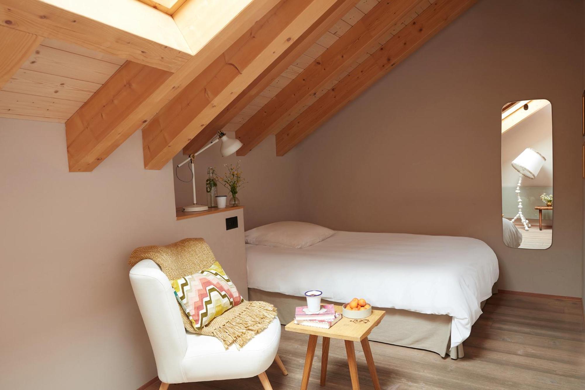 Single Room - Attic,1203910087:JPEG