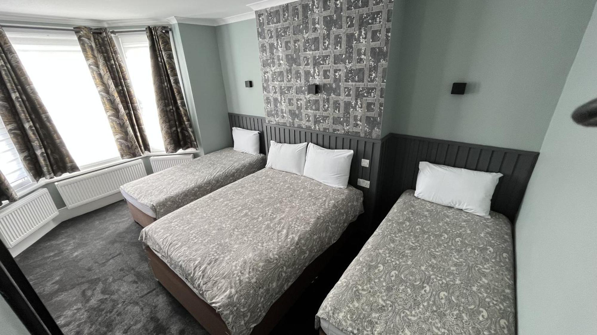 Quadruple Room,1428099280:JPEG