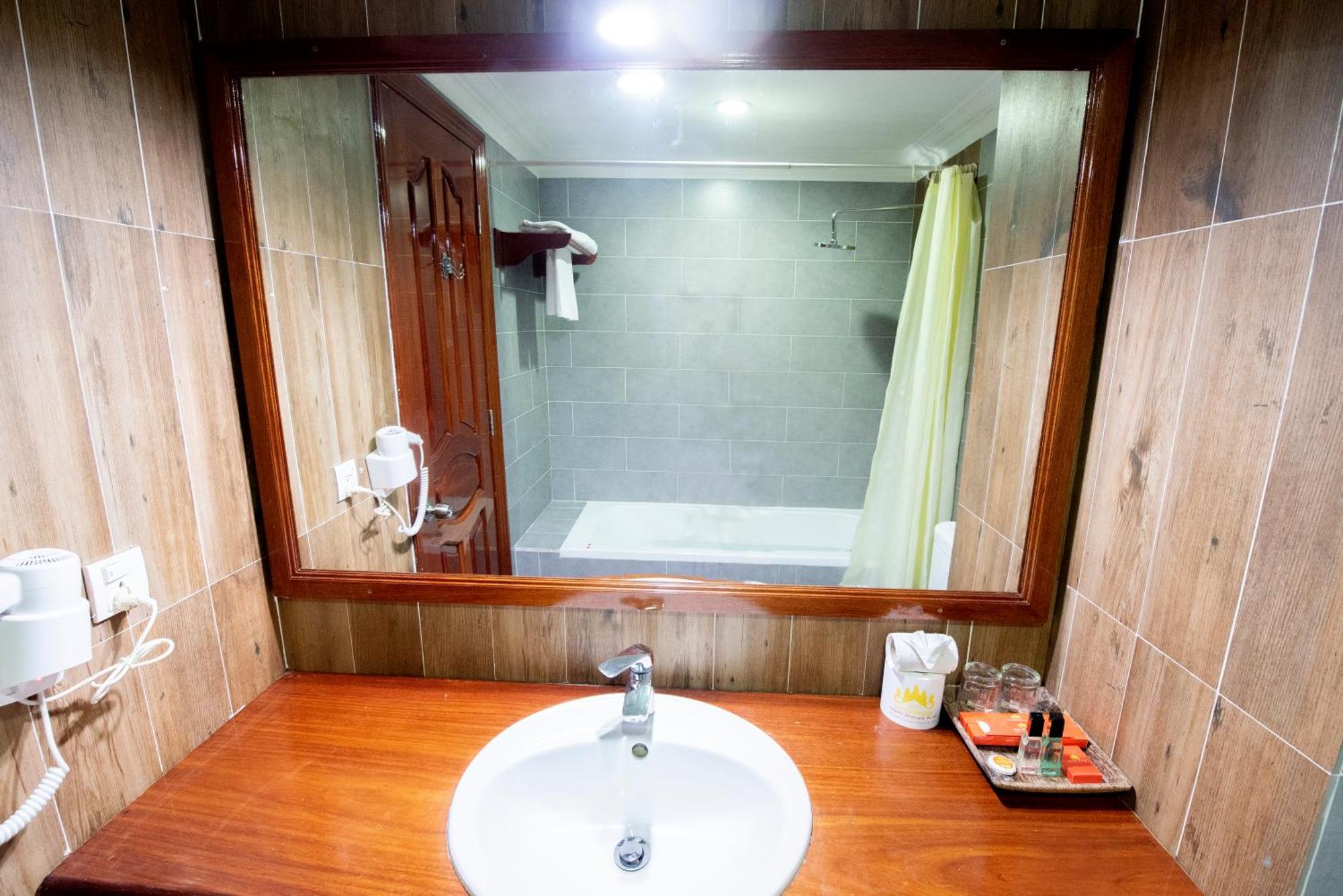 Deluxe King Room,1556152582:JPEG