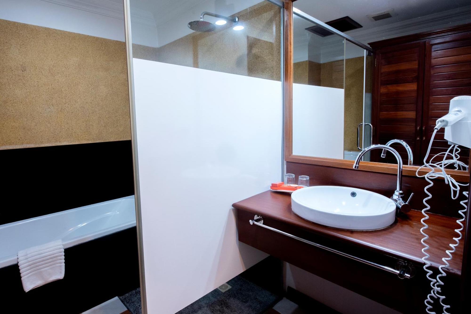Deluxe King Room Balcony