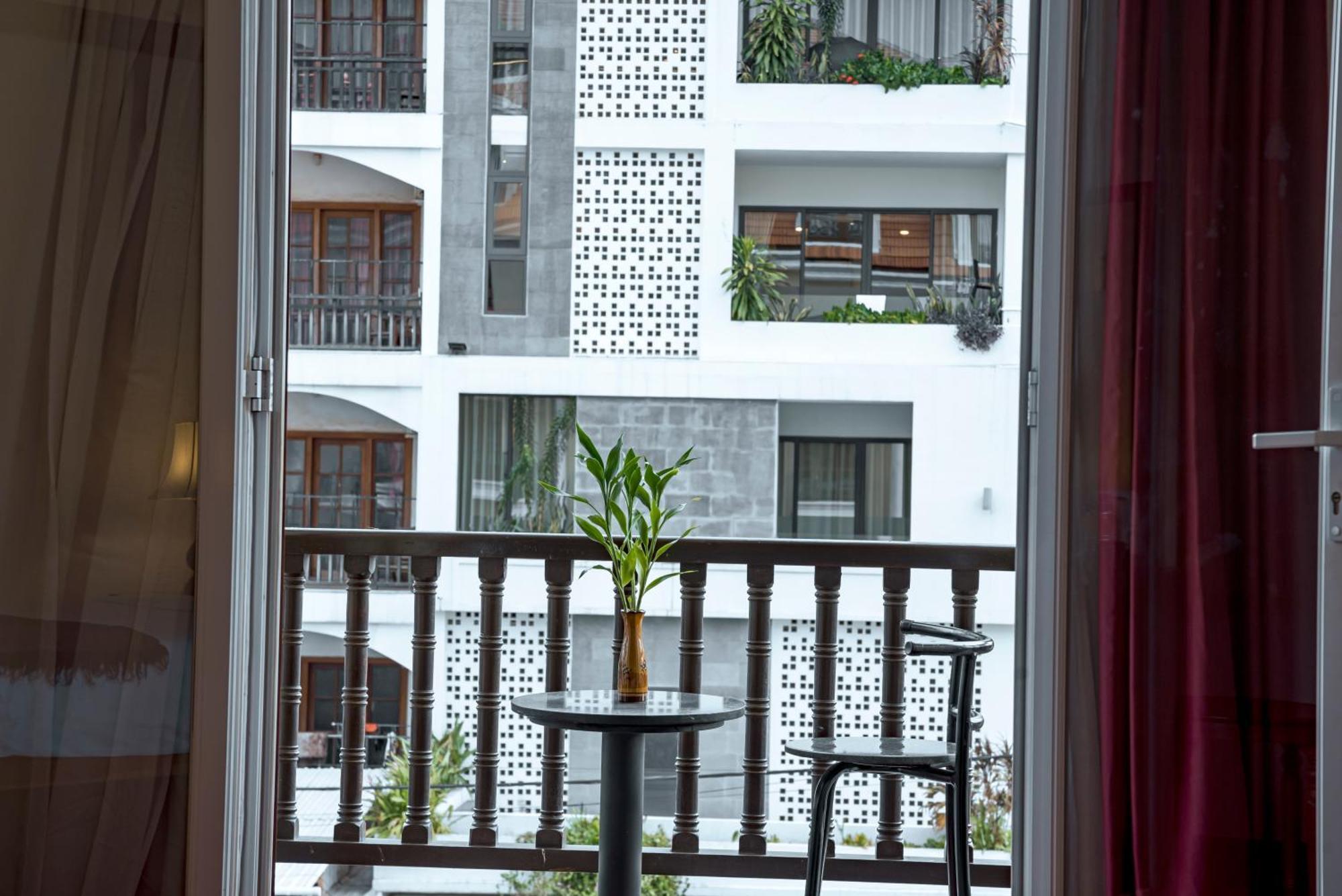 Deluxe King Room Balcony