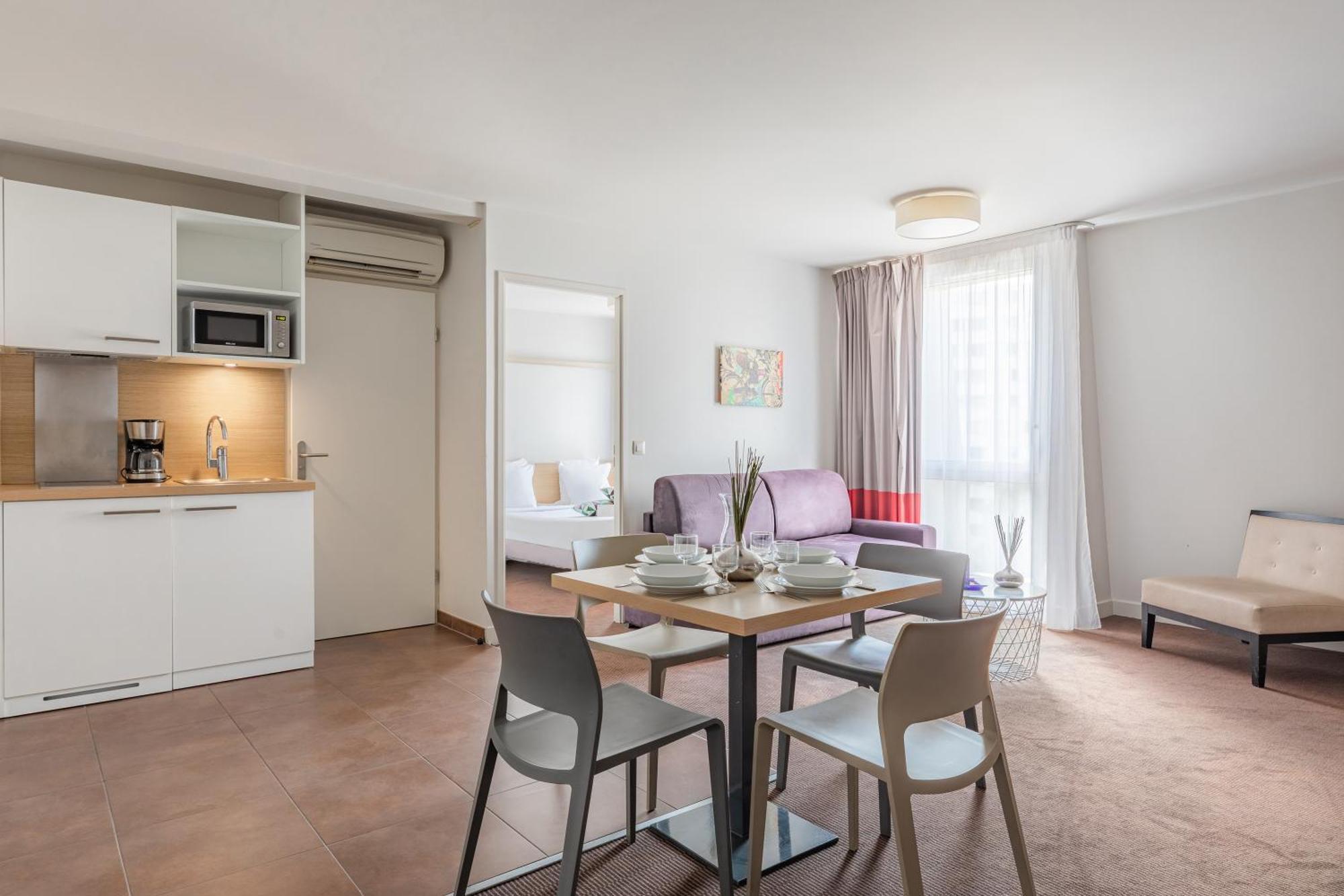 One-Bedroom Apartment
