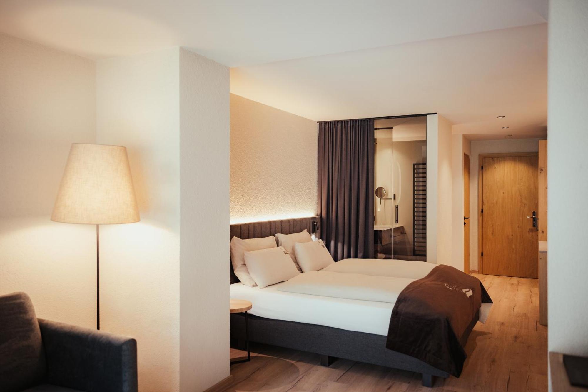 Large Double Room,1420789947:JPEG