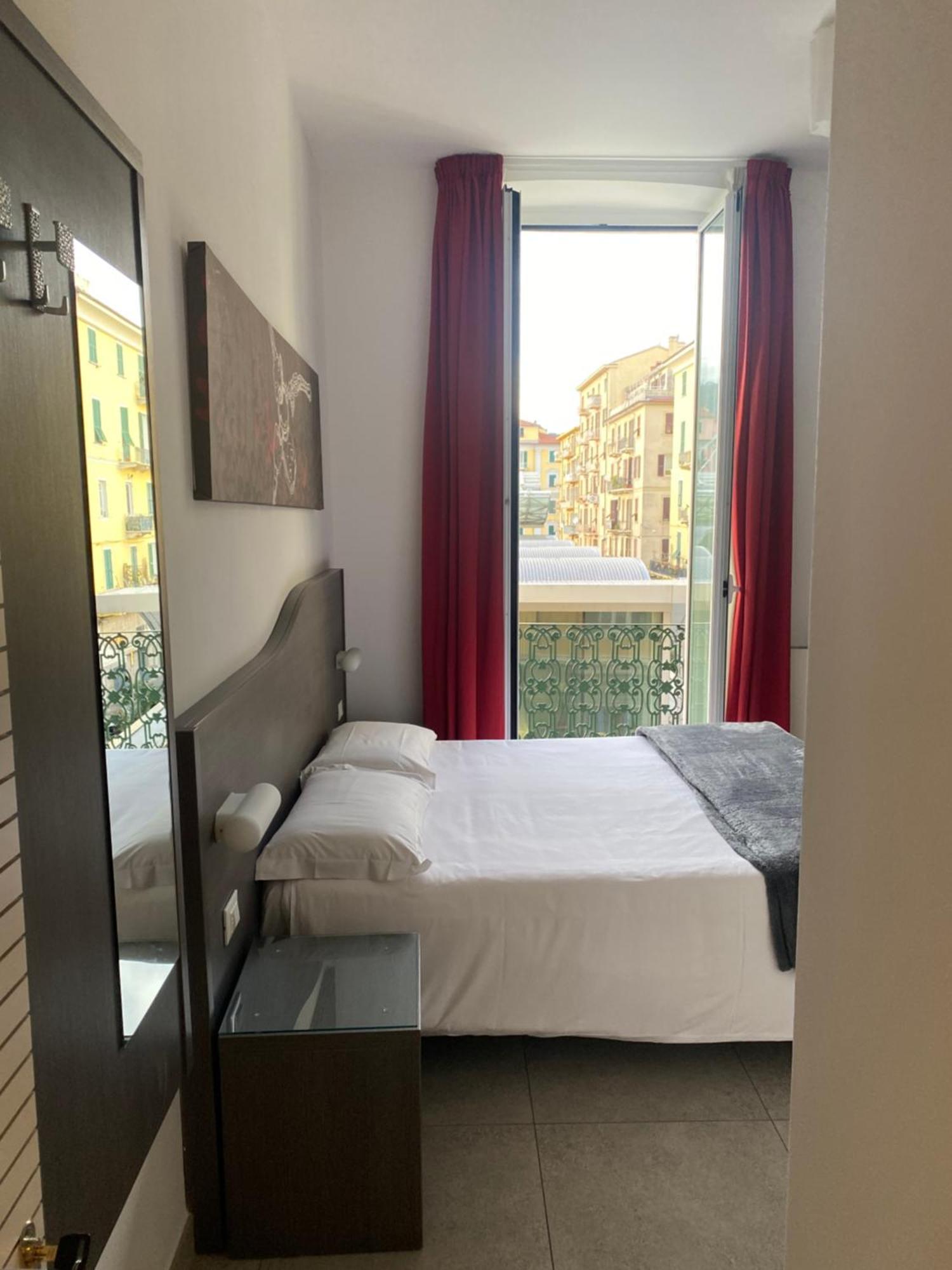 Large Double or Twin Room