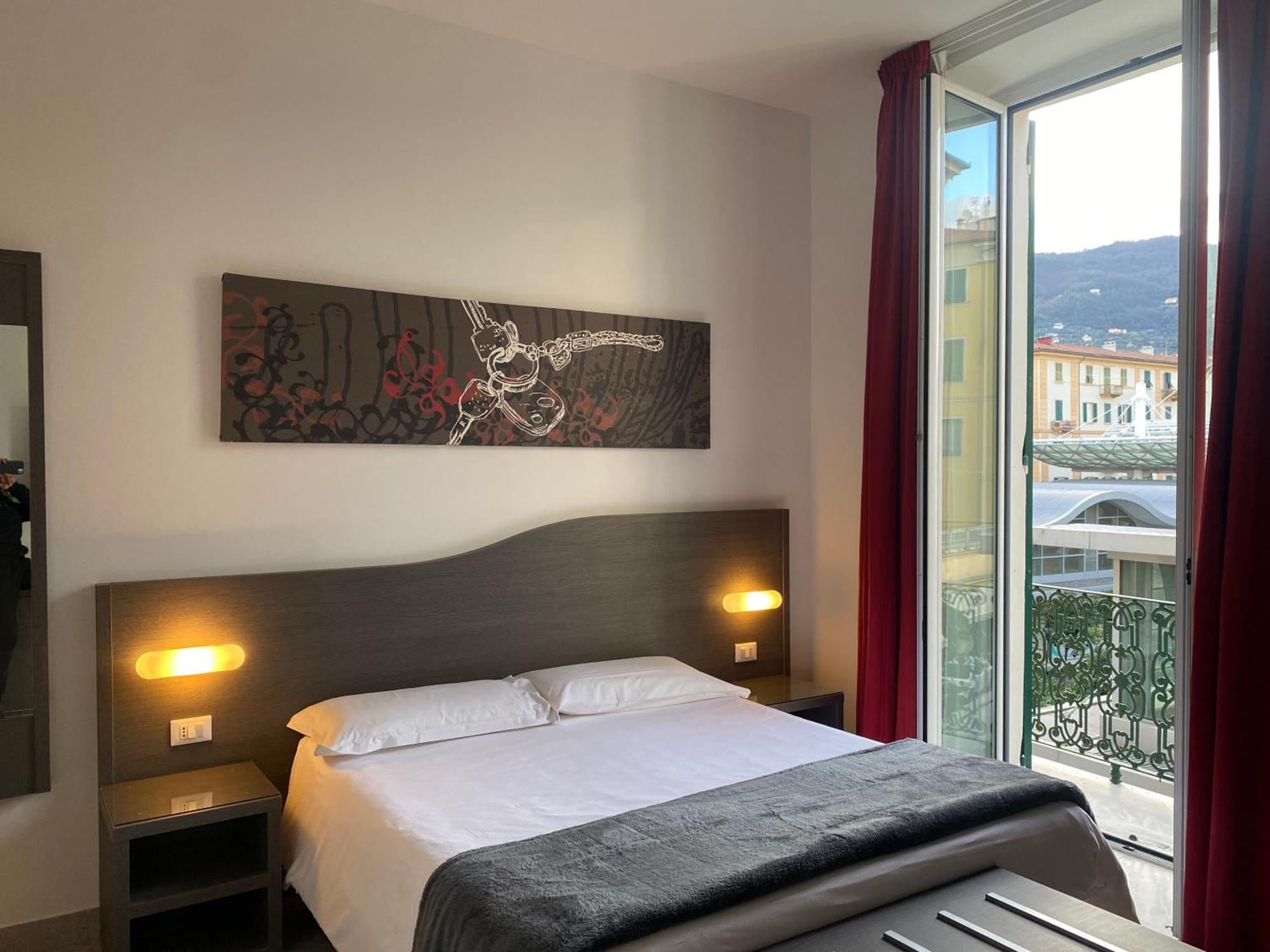 Large Double or Twin Room
