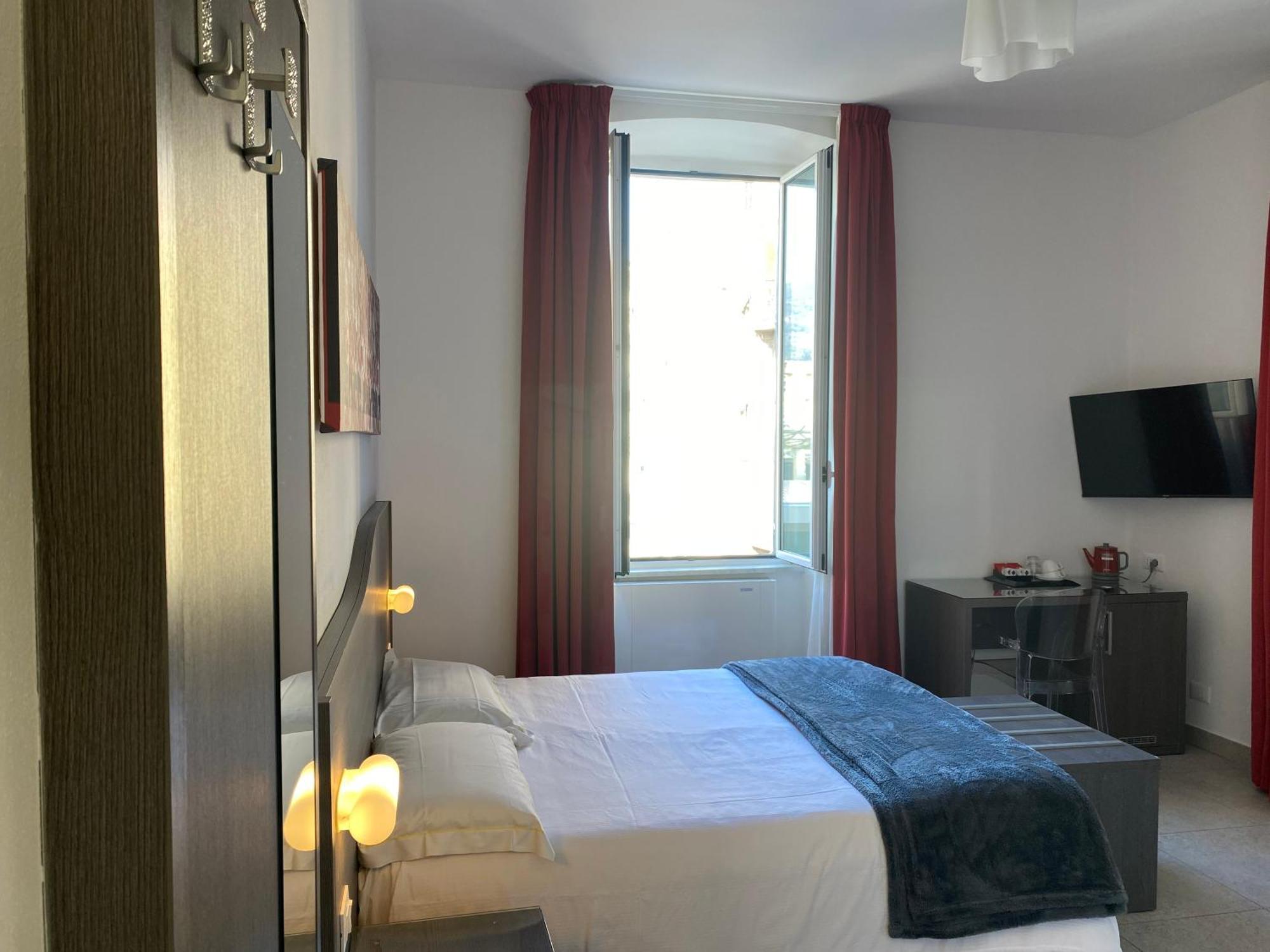Large Double or Twin Room