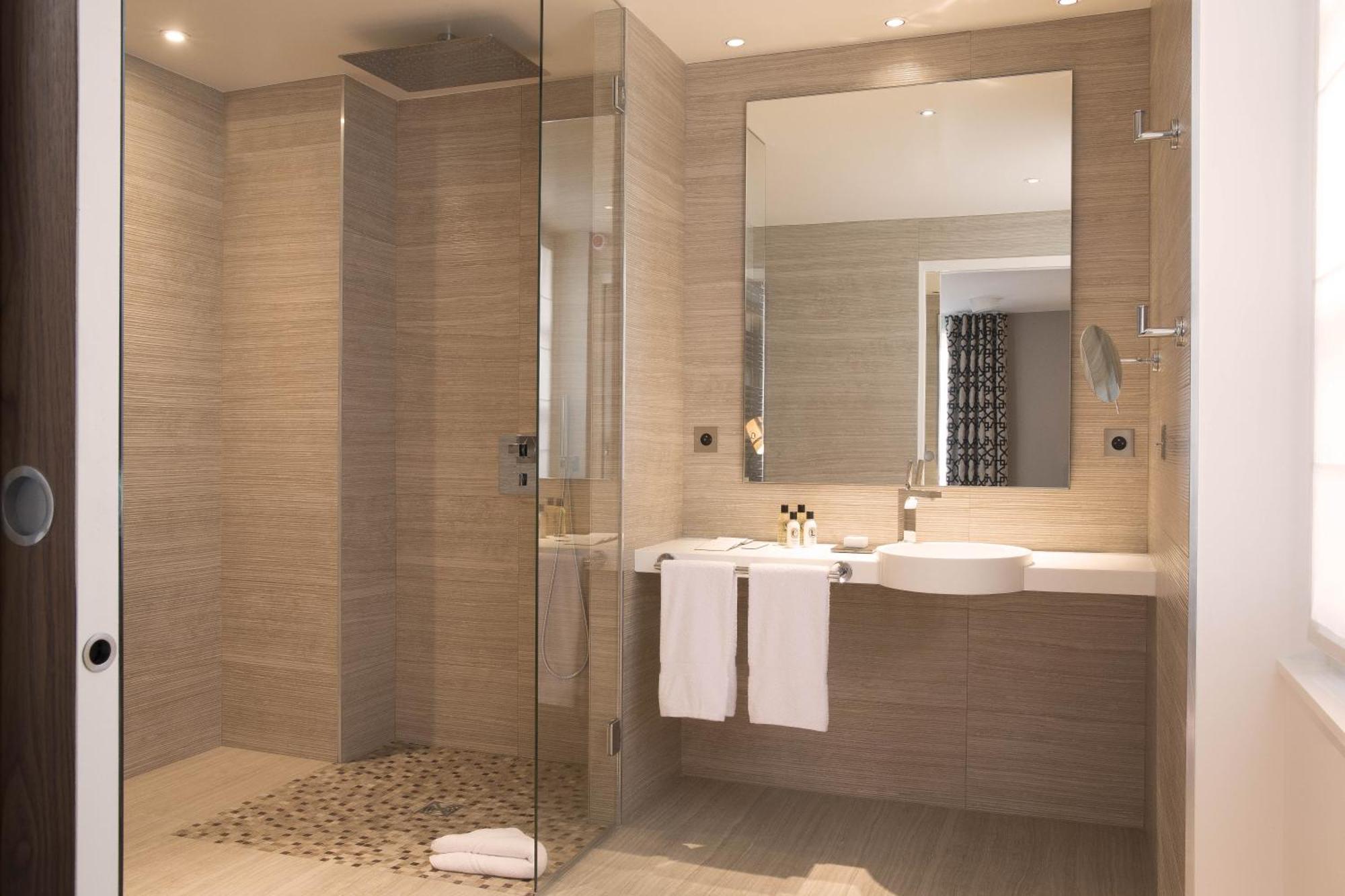 Superior Queen Room