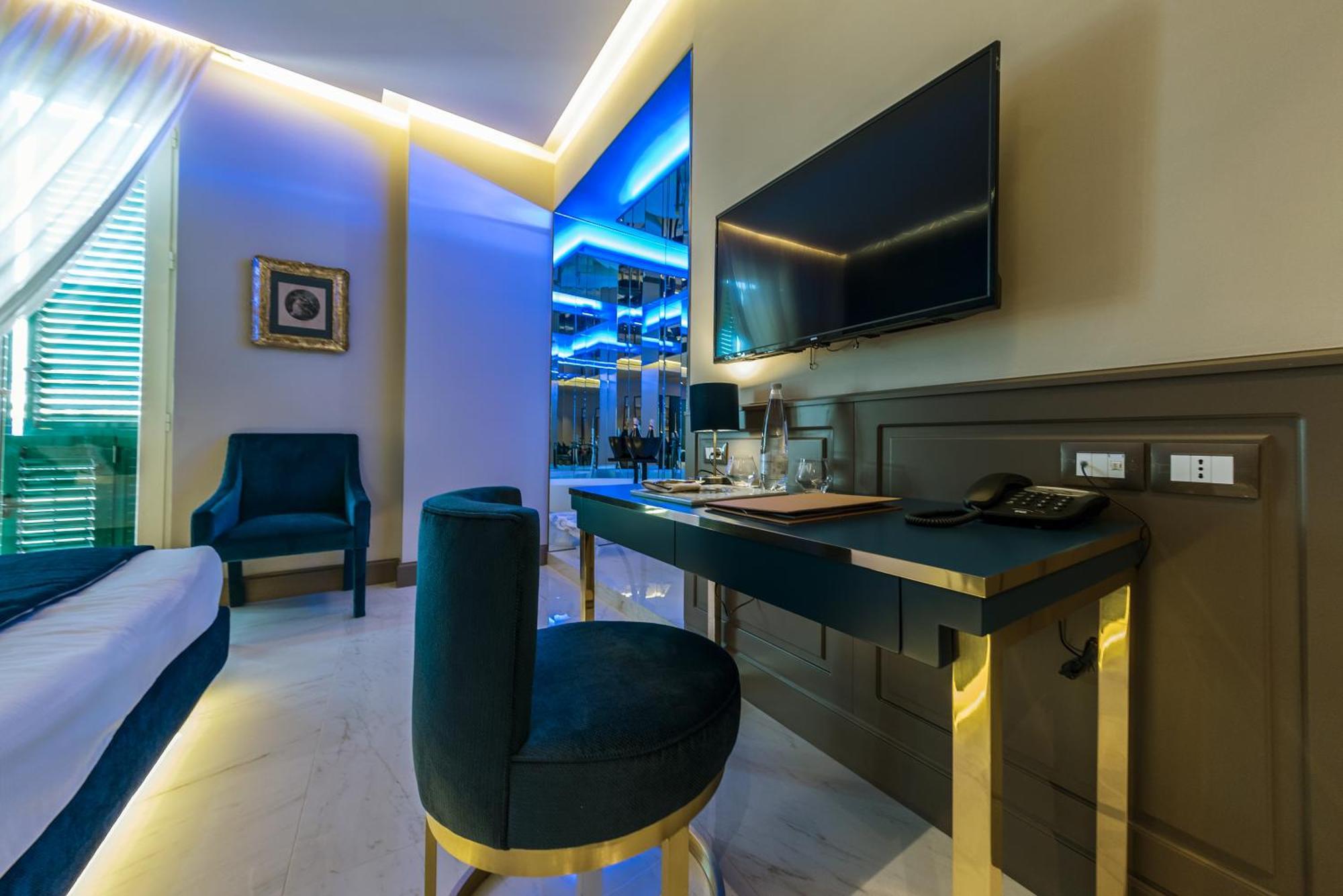 Deluxe Double Room Bath