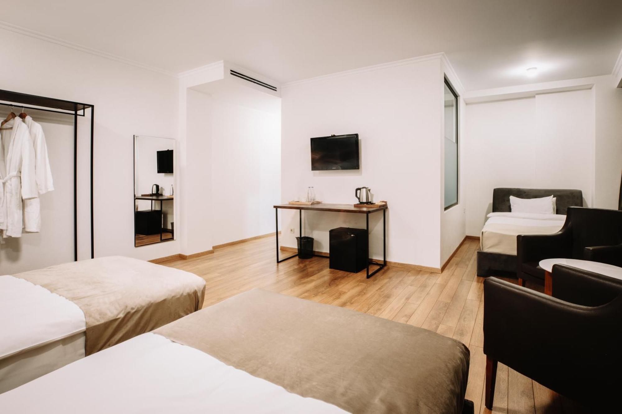 Comfort Triple Room