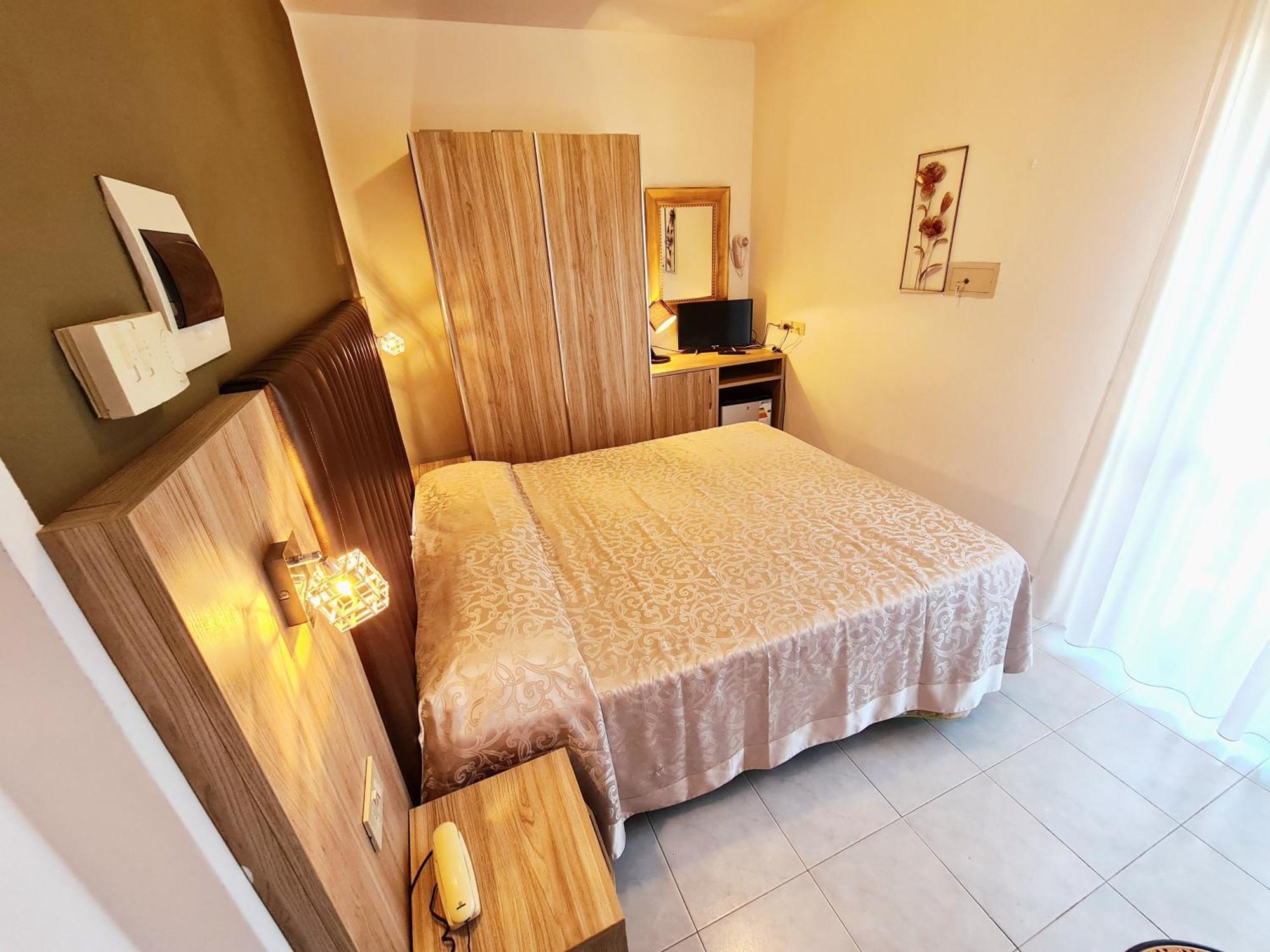 Double or Twin Room,1585468009:JPEG