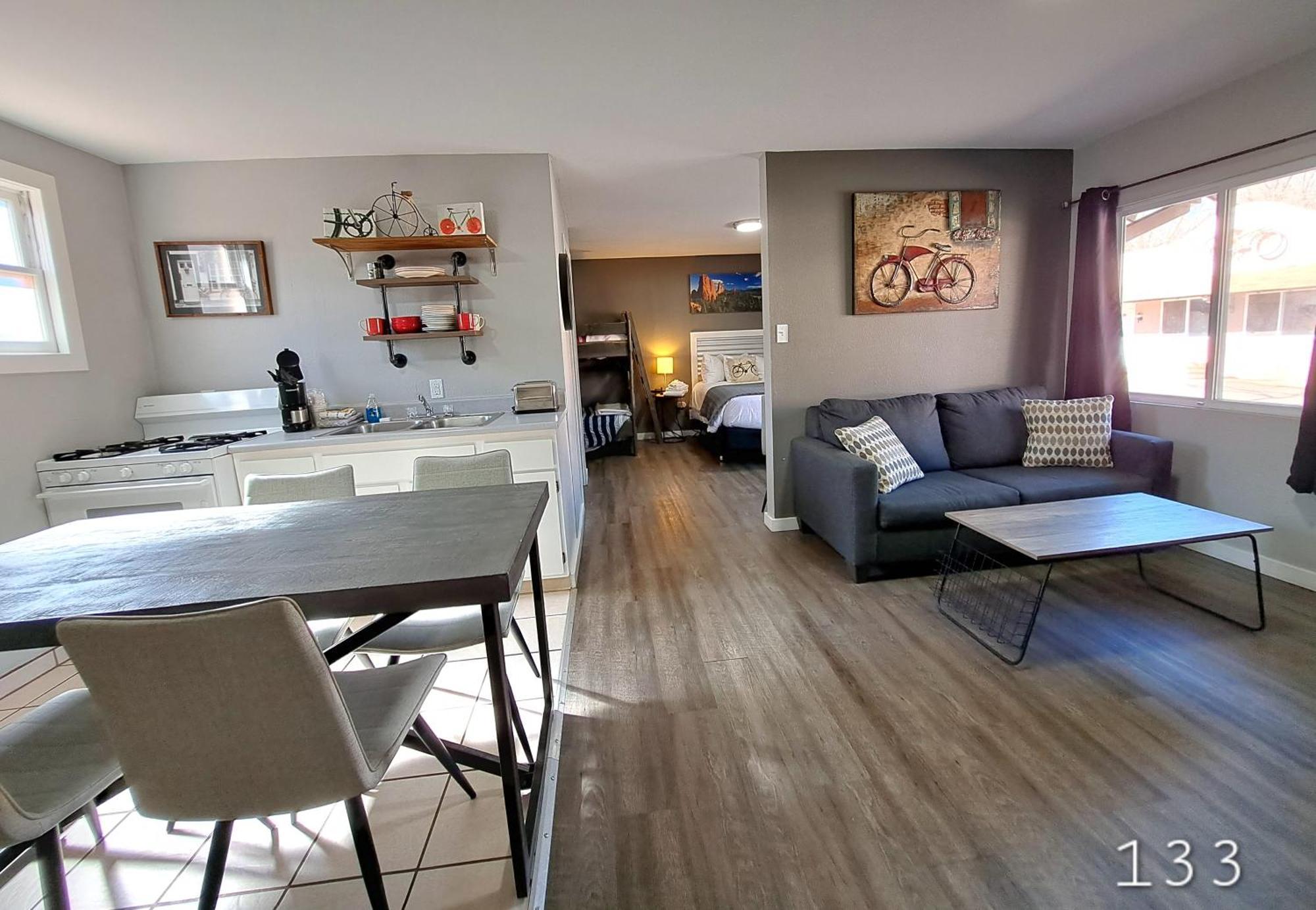 Standard Double Suite