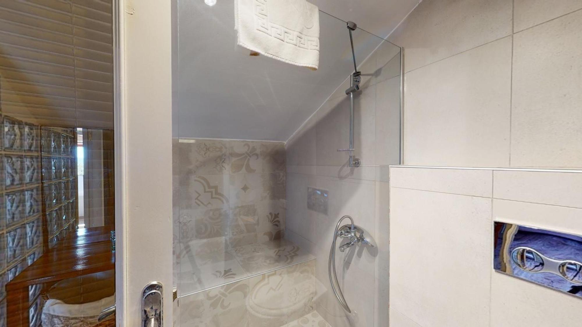 Double Room Attic,1672570451:JPEG