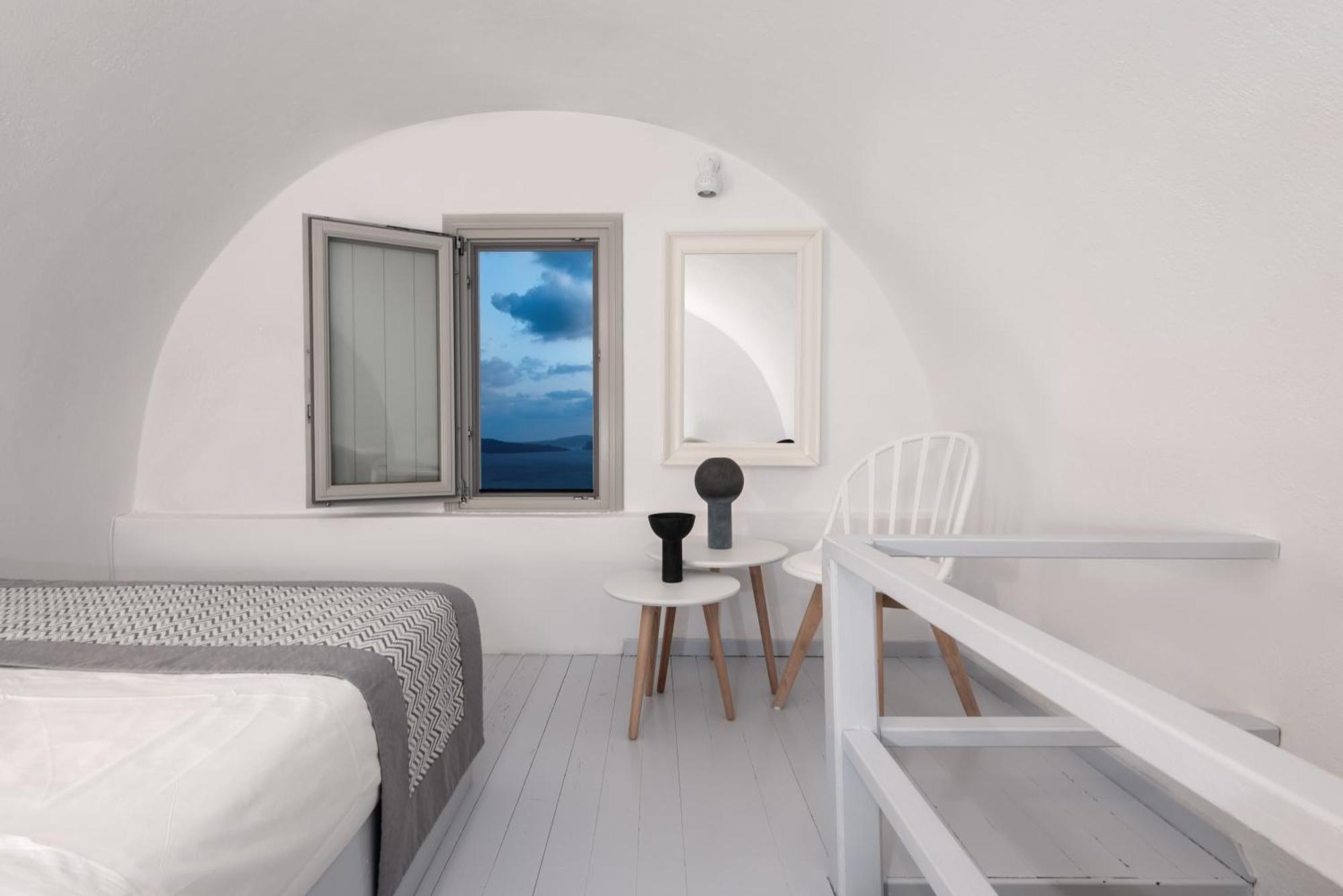 Cave Suite Maisonette Caldera & Sea View