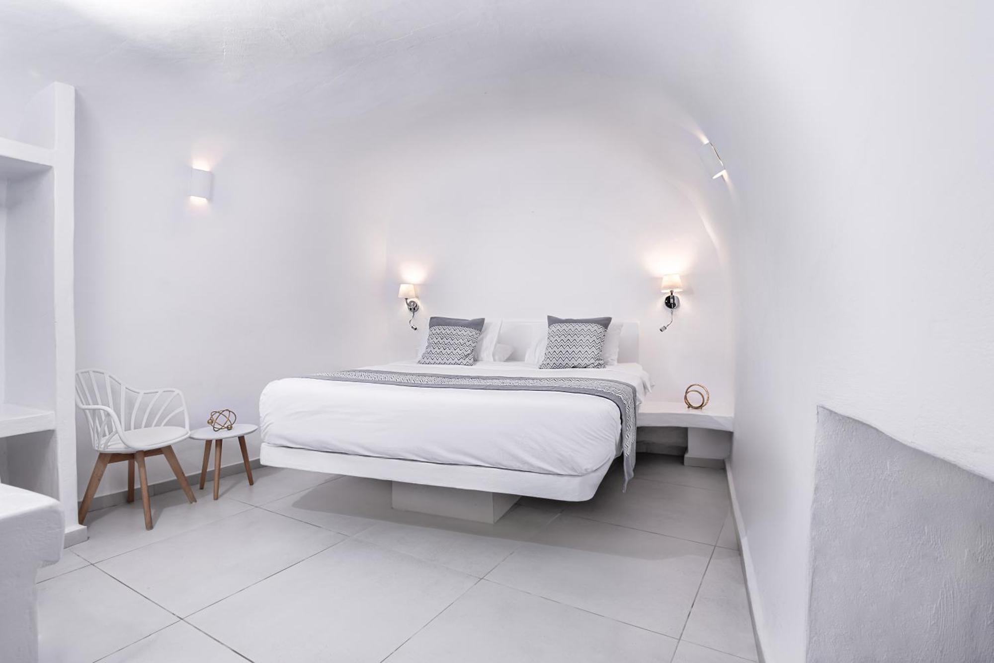 Two Bedroom Cave Suite Hot Tub Caldera & Sea View