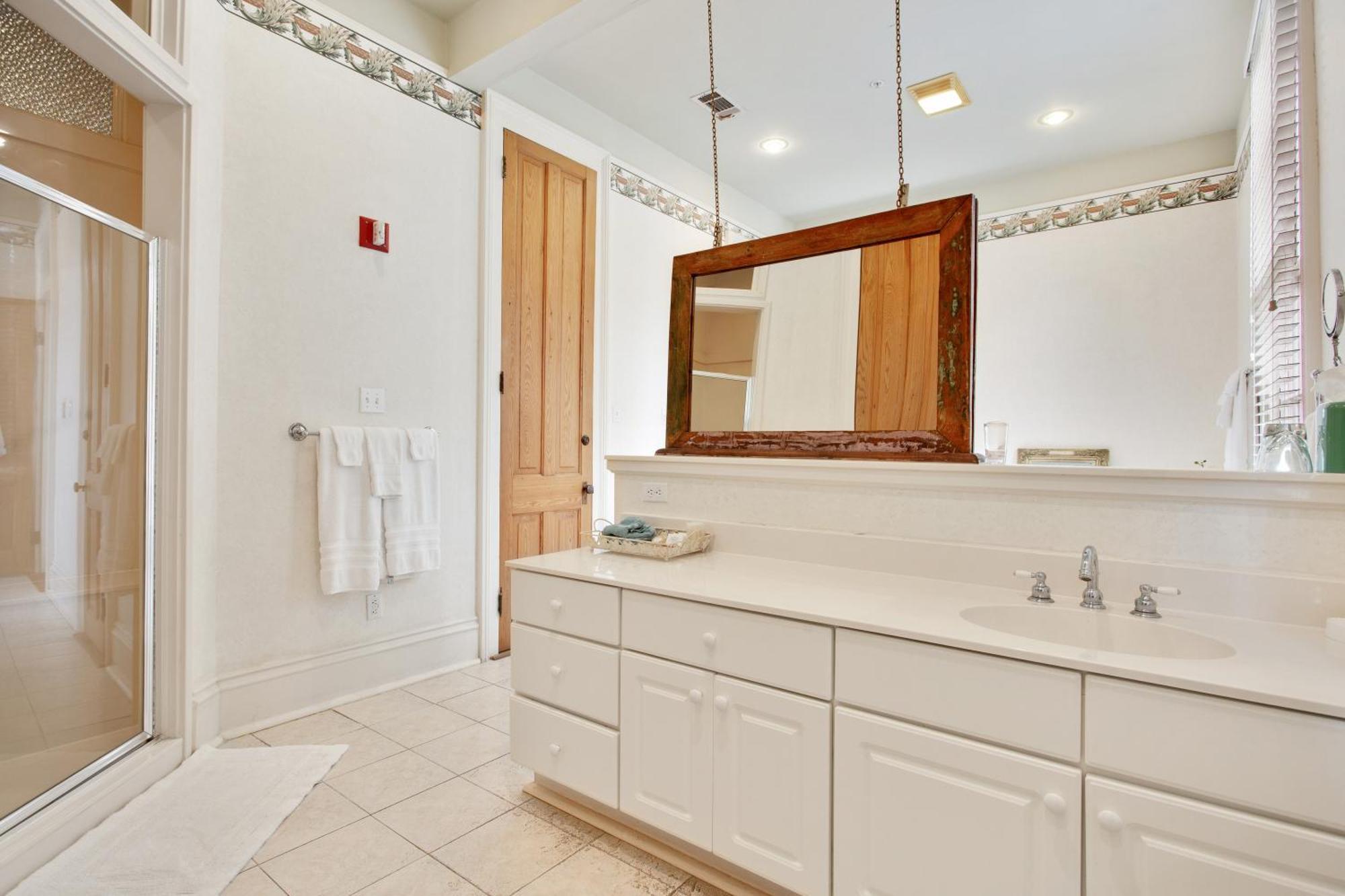 Honeymoon King Suite