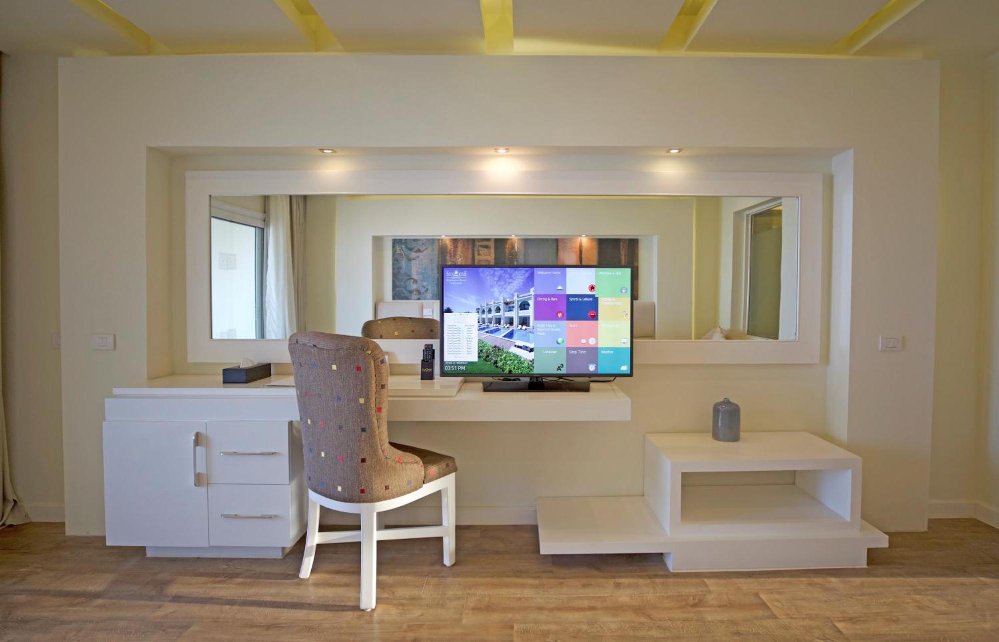 Deluxe Suite Posh Club