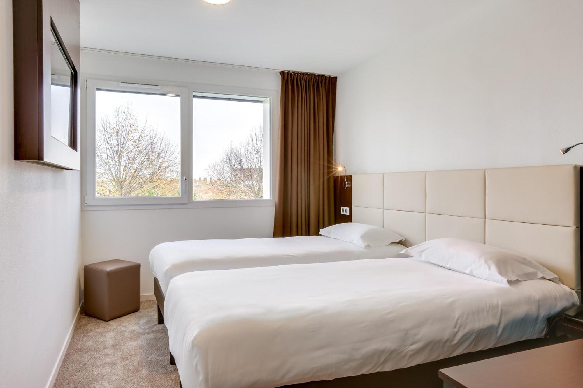 Twin Room,1699114928:JPEG