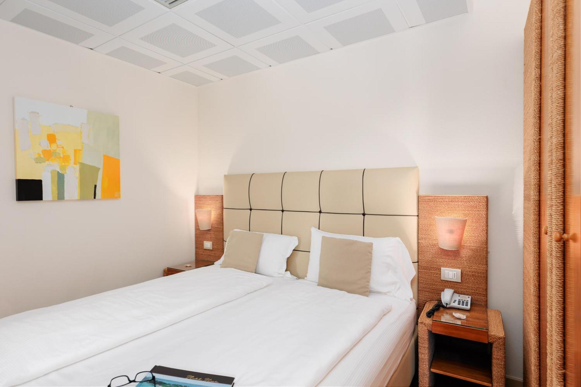 Junior Suite,1592875066:JPEG