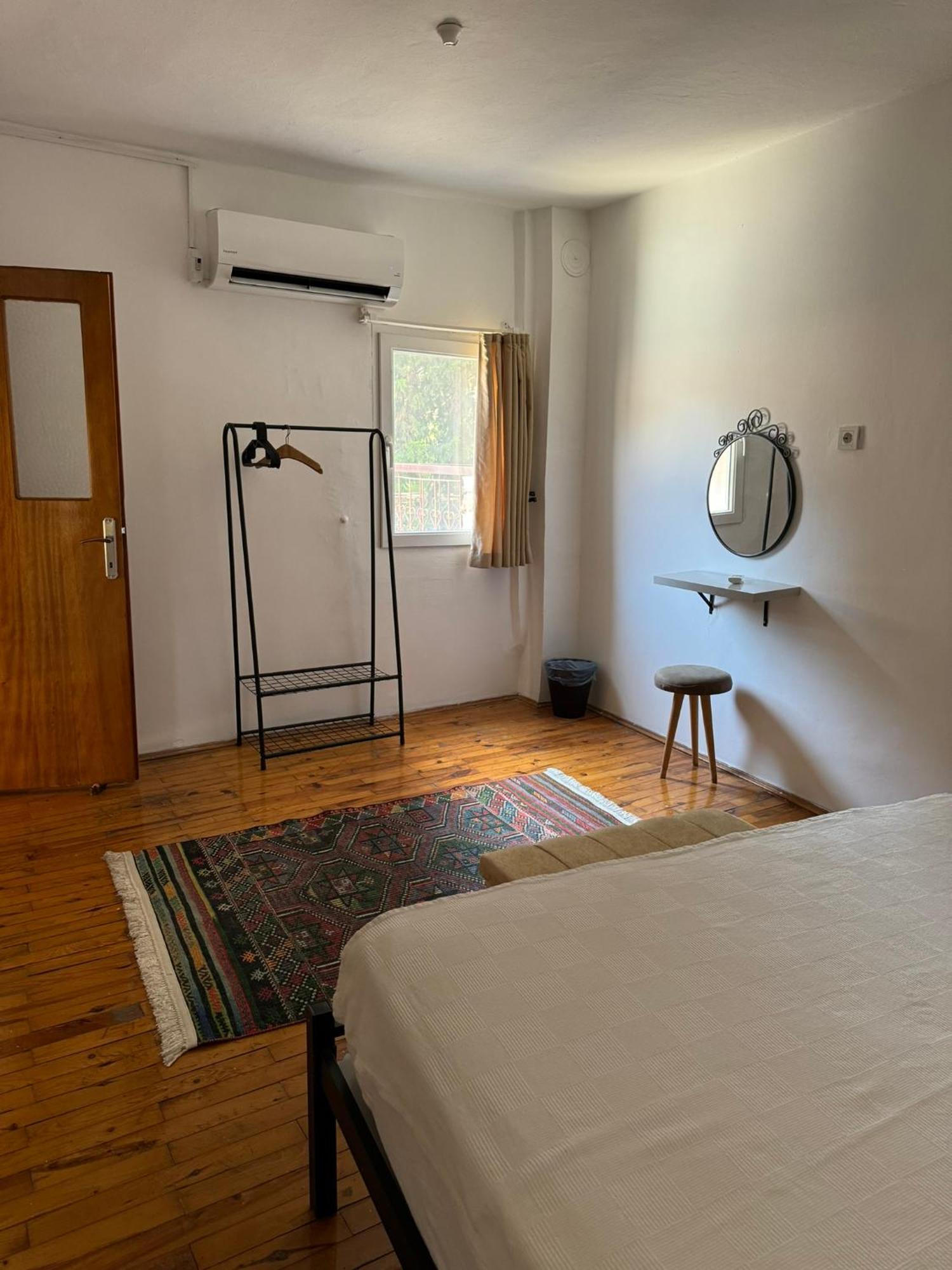 Apartment with Terrace,1595403577:JPEG