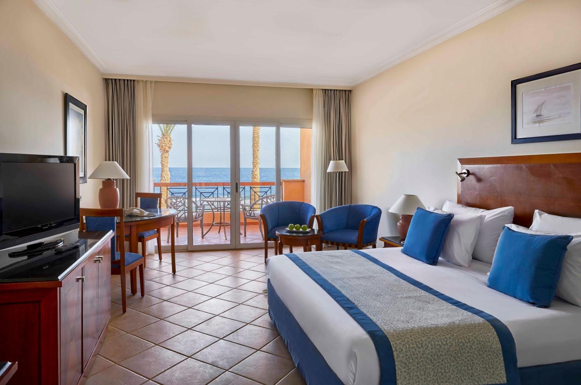 Superior King or Twin Bed Sea View