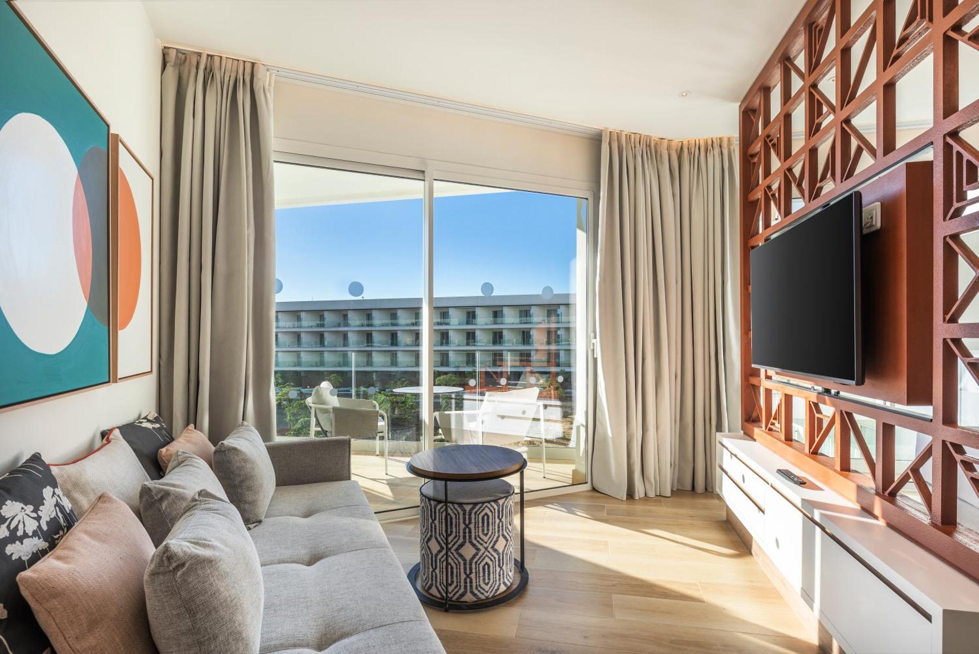 Junior Suite,1598516879:JPEG