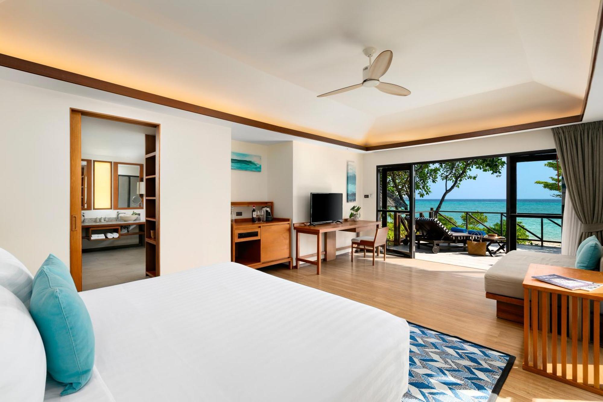 Beachfront Junior Suite,1599644630:JPEG