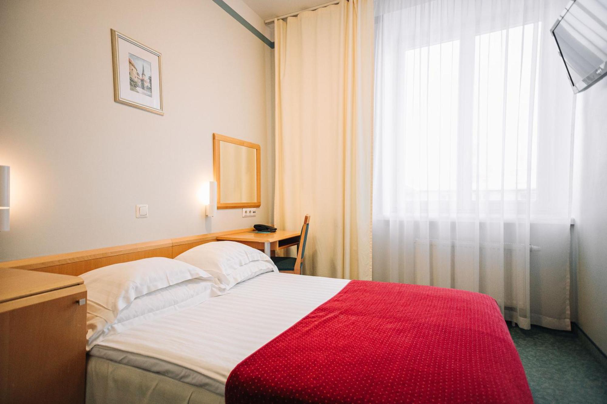 Small Double Room,1600557597:JPEG