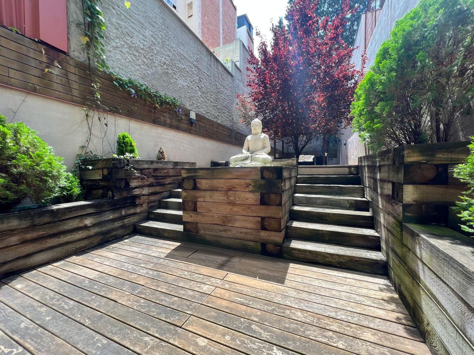 One-Bedroom Apartment Garden