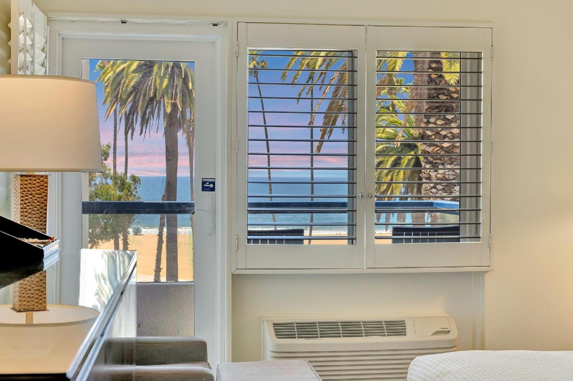 Deluxe Double Room Two Double Beds Ocean View