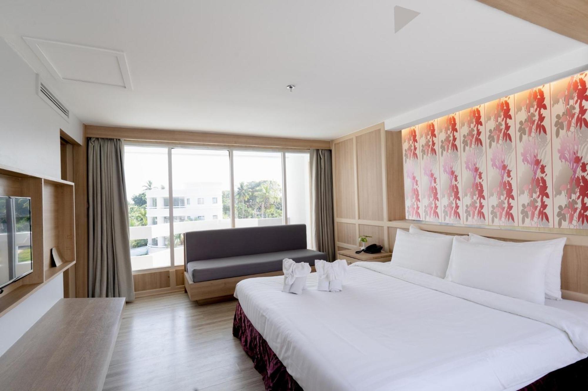 Two Bedrooms Lake Building