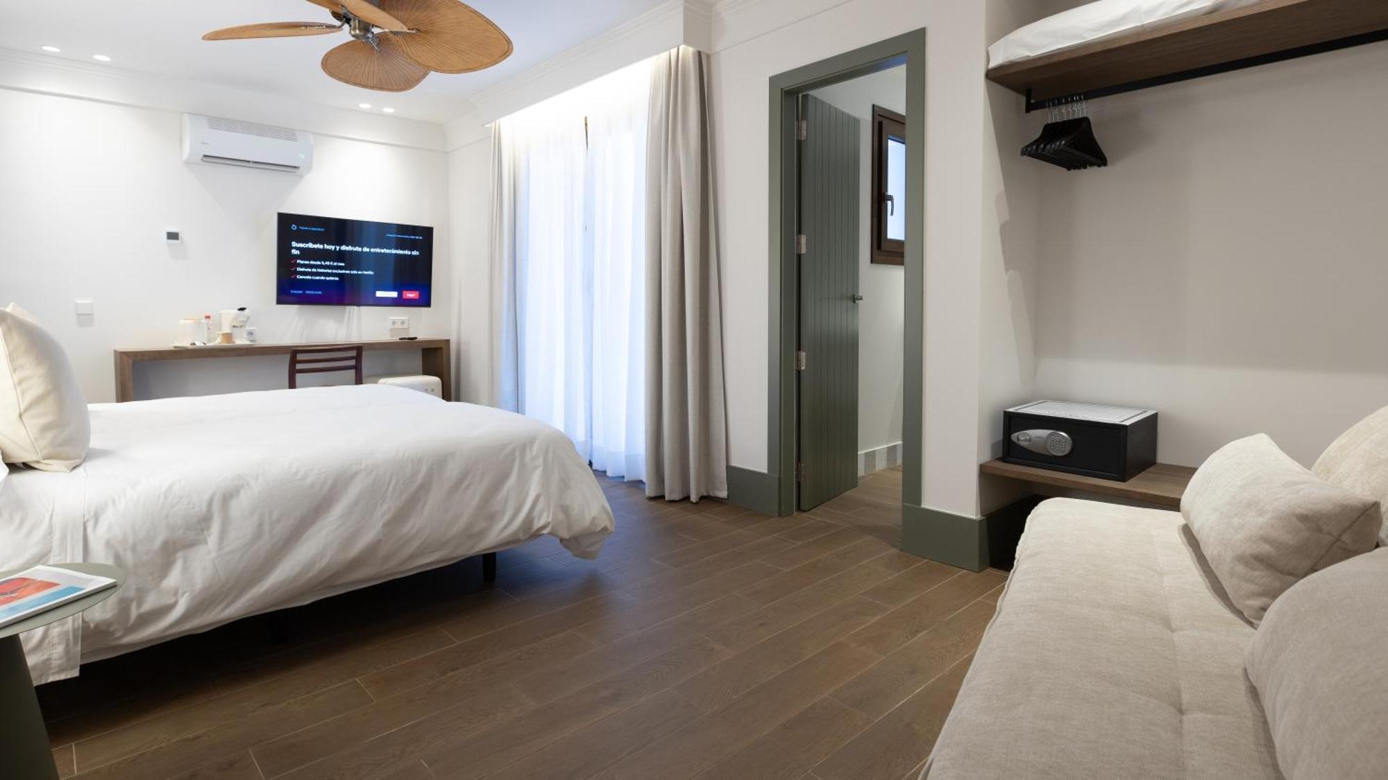 Triple Room,1604403917:JPEG