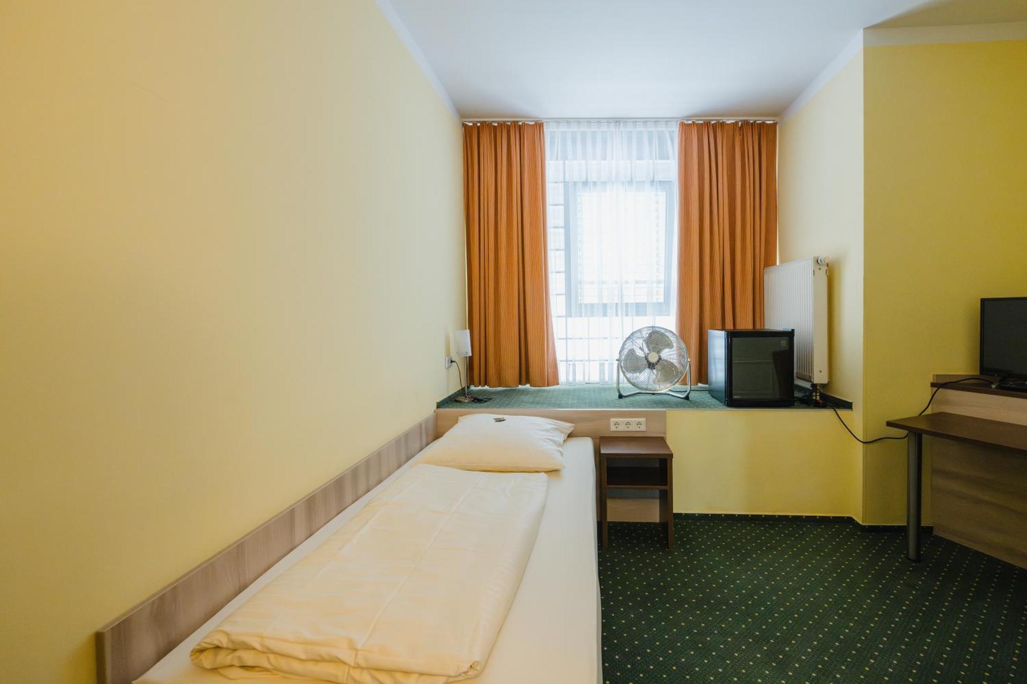 Single Room,1608791216:JPEG