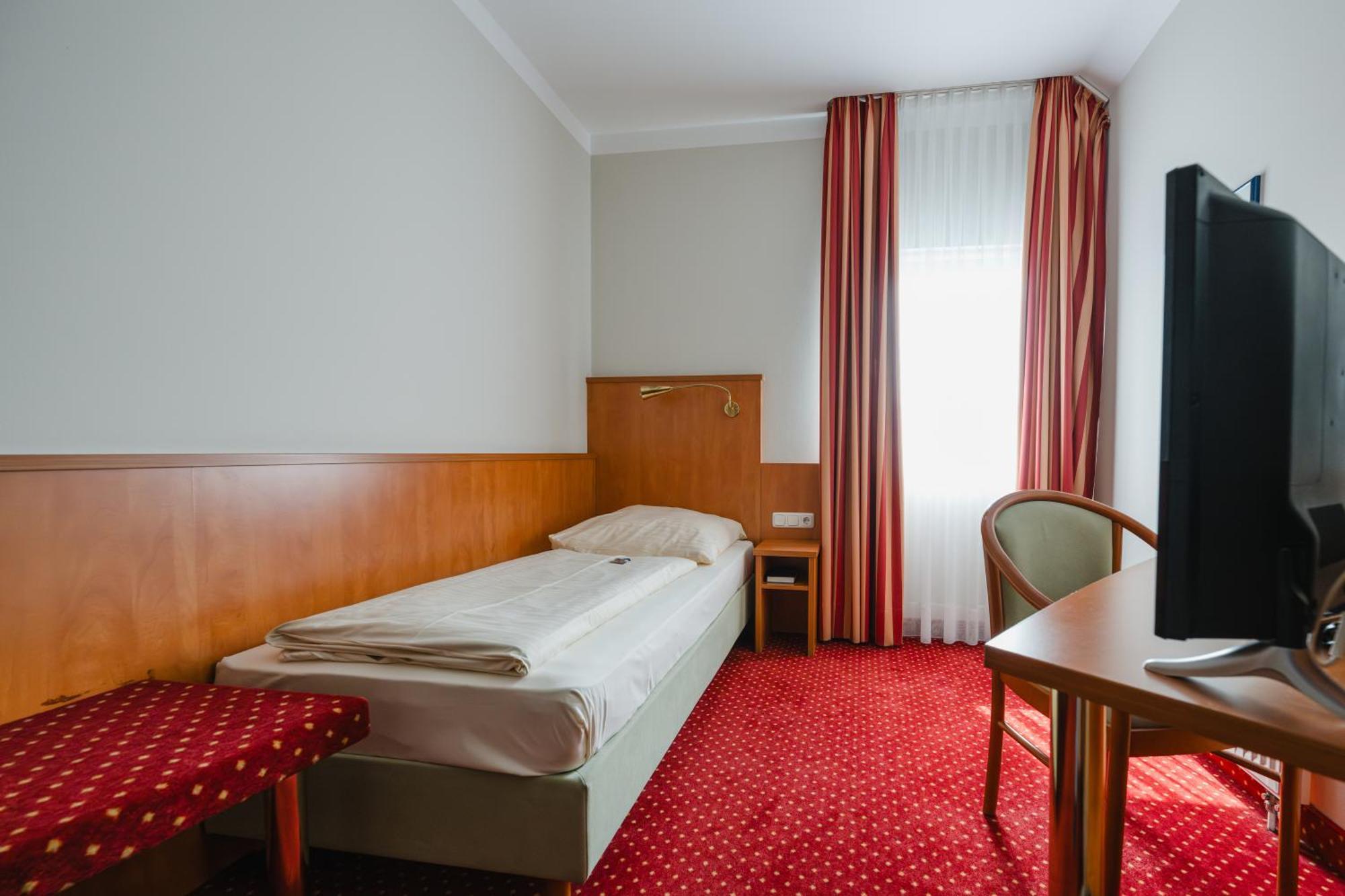 Single Room,1608791216:JPEG
