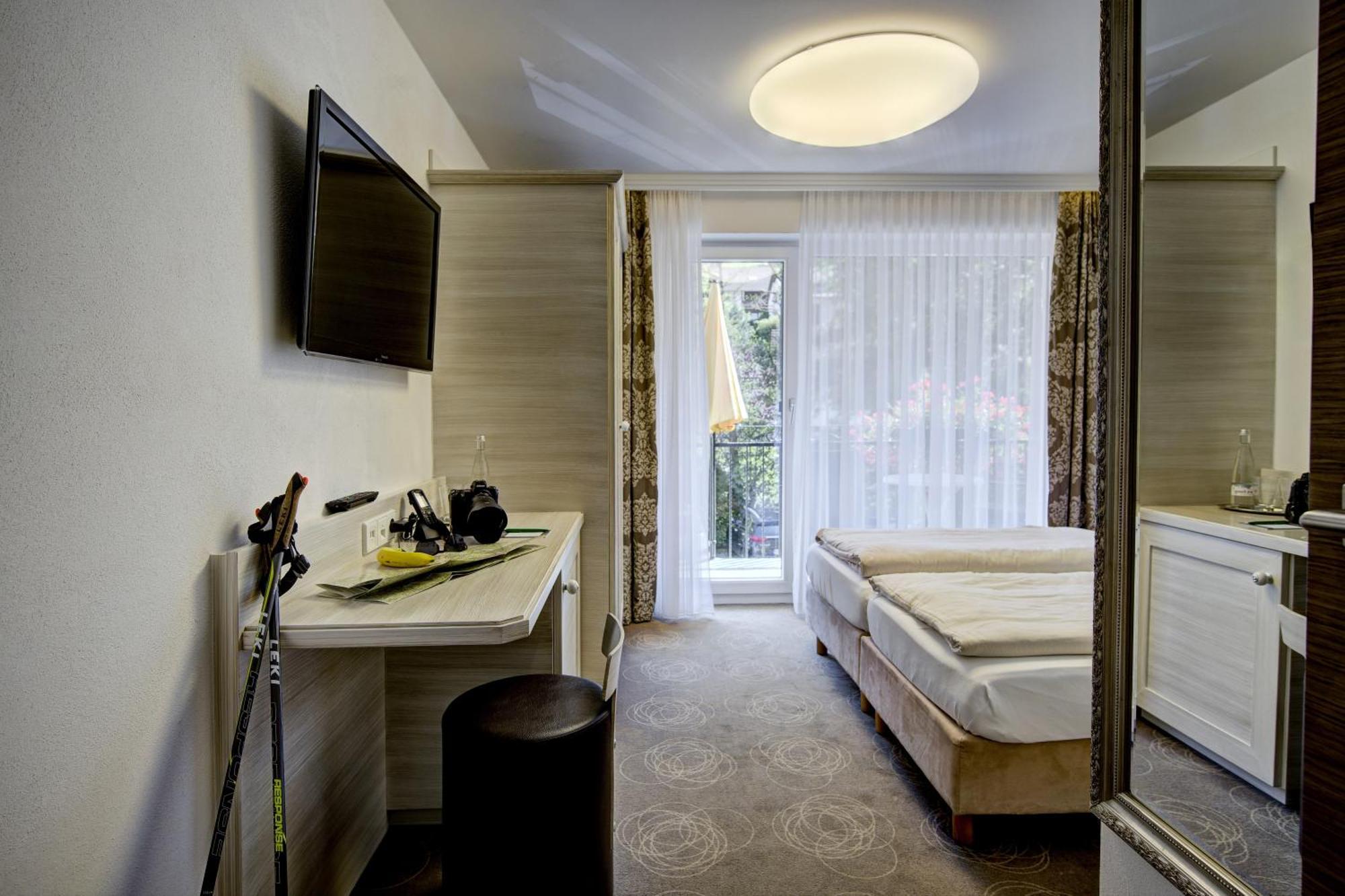 Riverside Double Room Classic,1611050281:JPEG