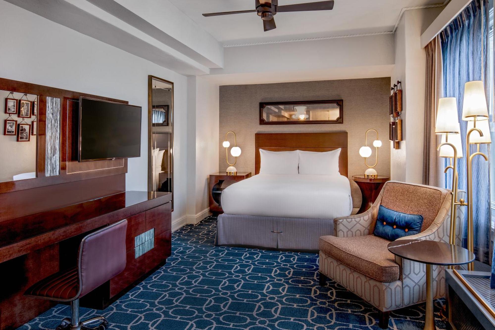 Deluxe Queen Room