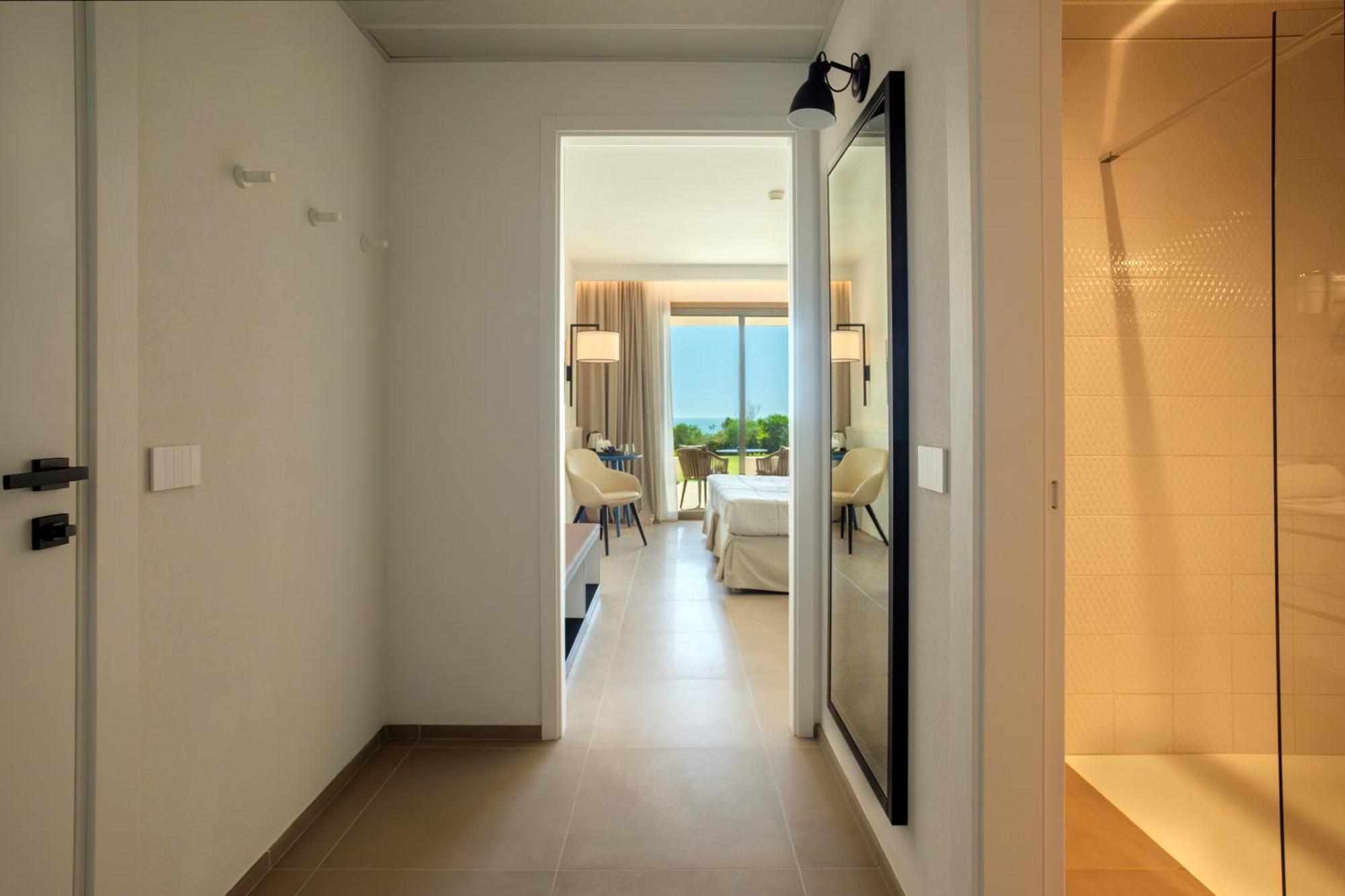 Superior Triple Room with Sea View,1611066313:JPEG