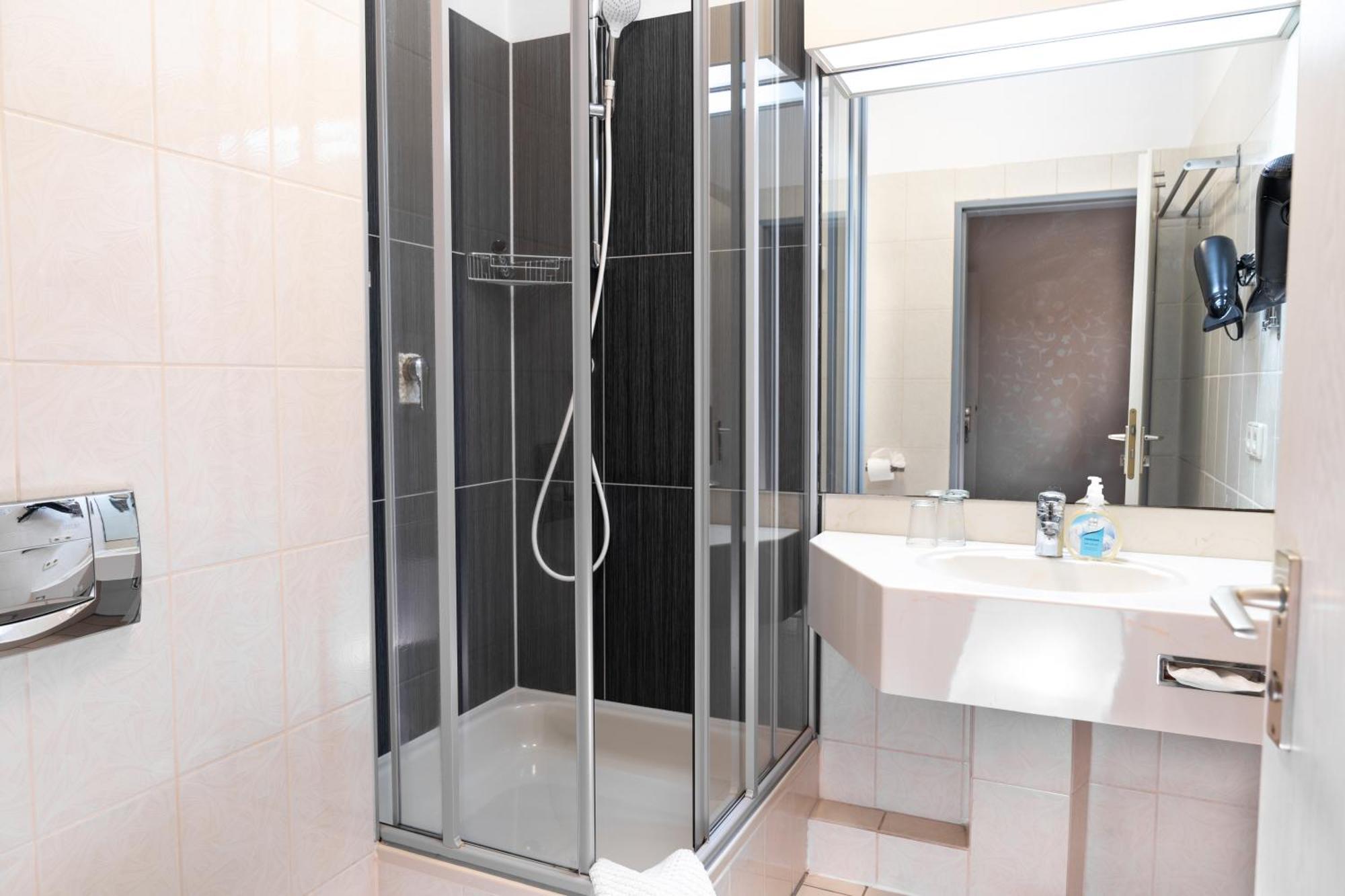 Double Room Private Bathroom