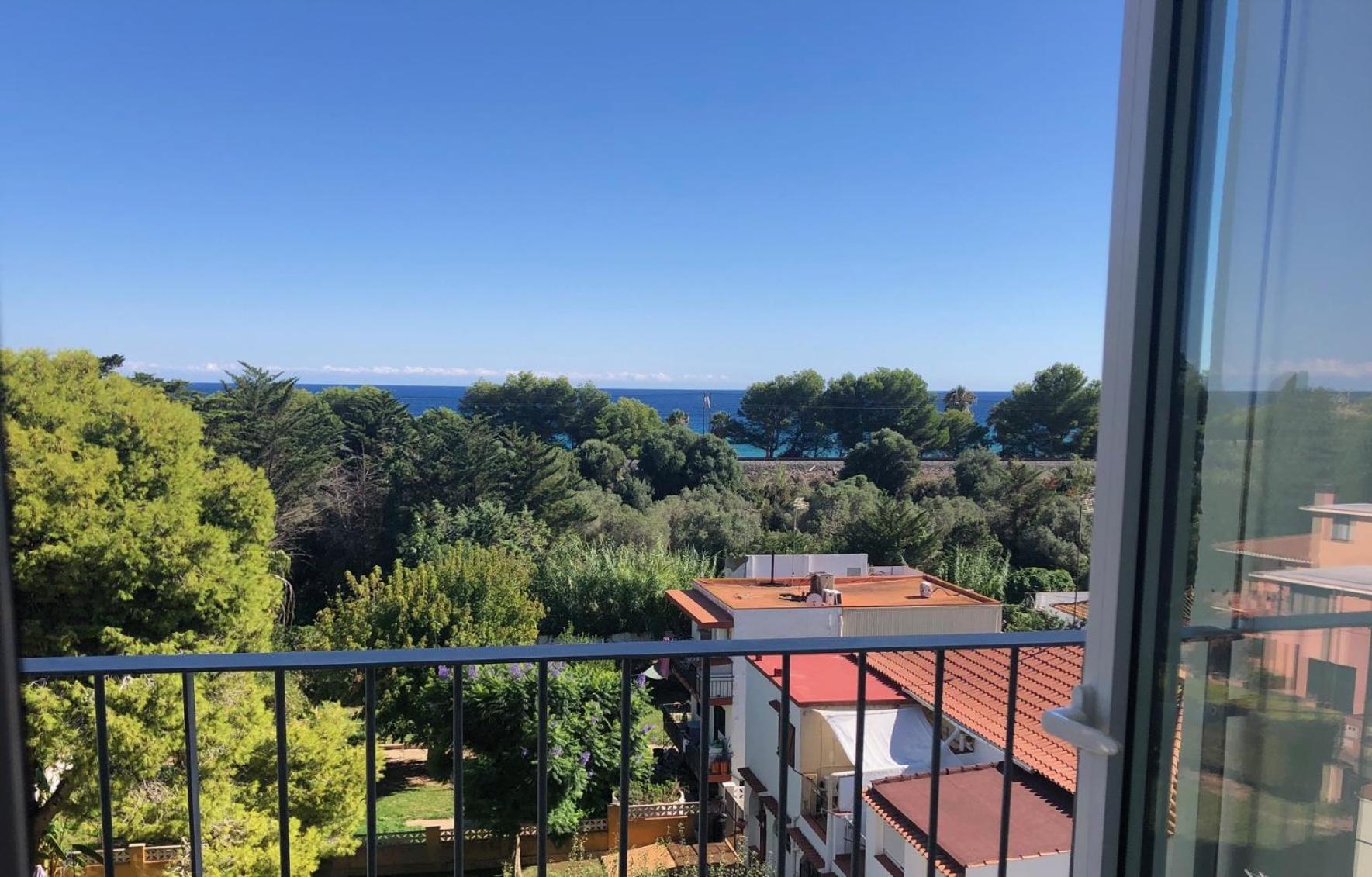 Deluxe Double or Twin Room Pool View