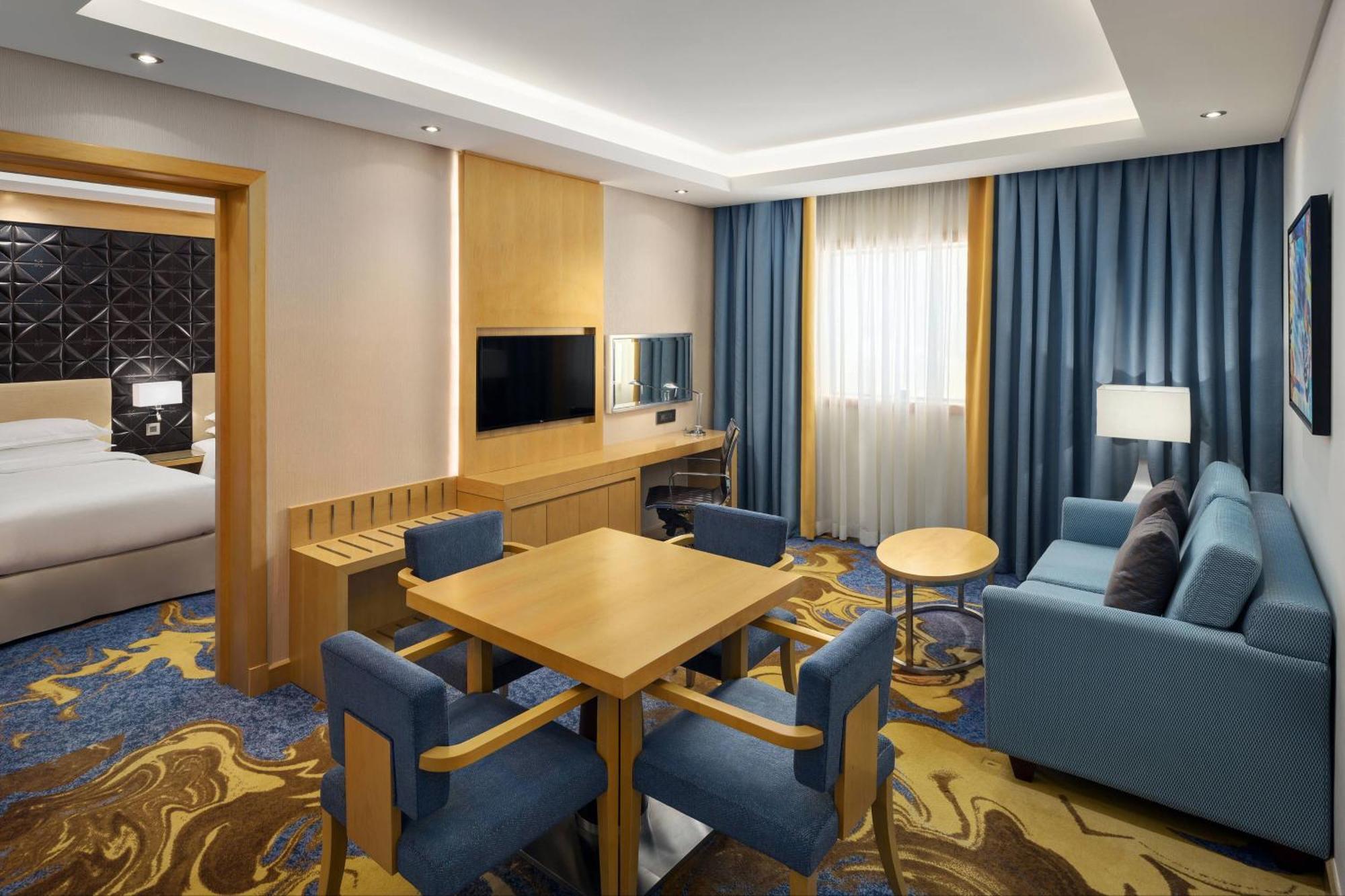 Deluxe Suite, 1 Bedroom Suite, City view,1613441691:JPEG