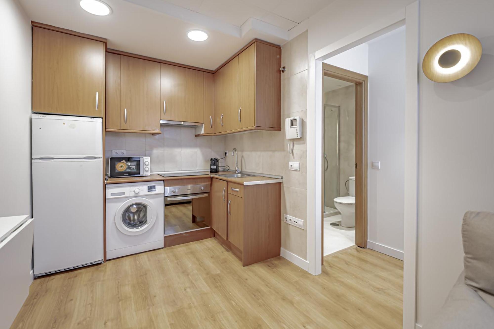 Deluxe One-Bedroom Apartment City View