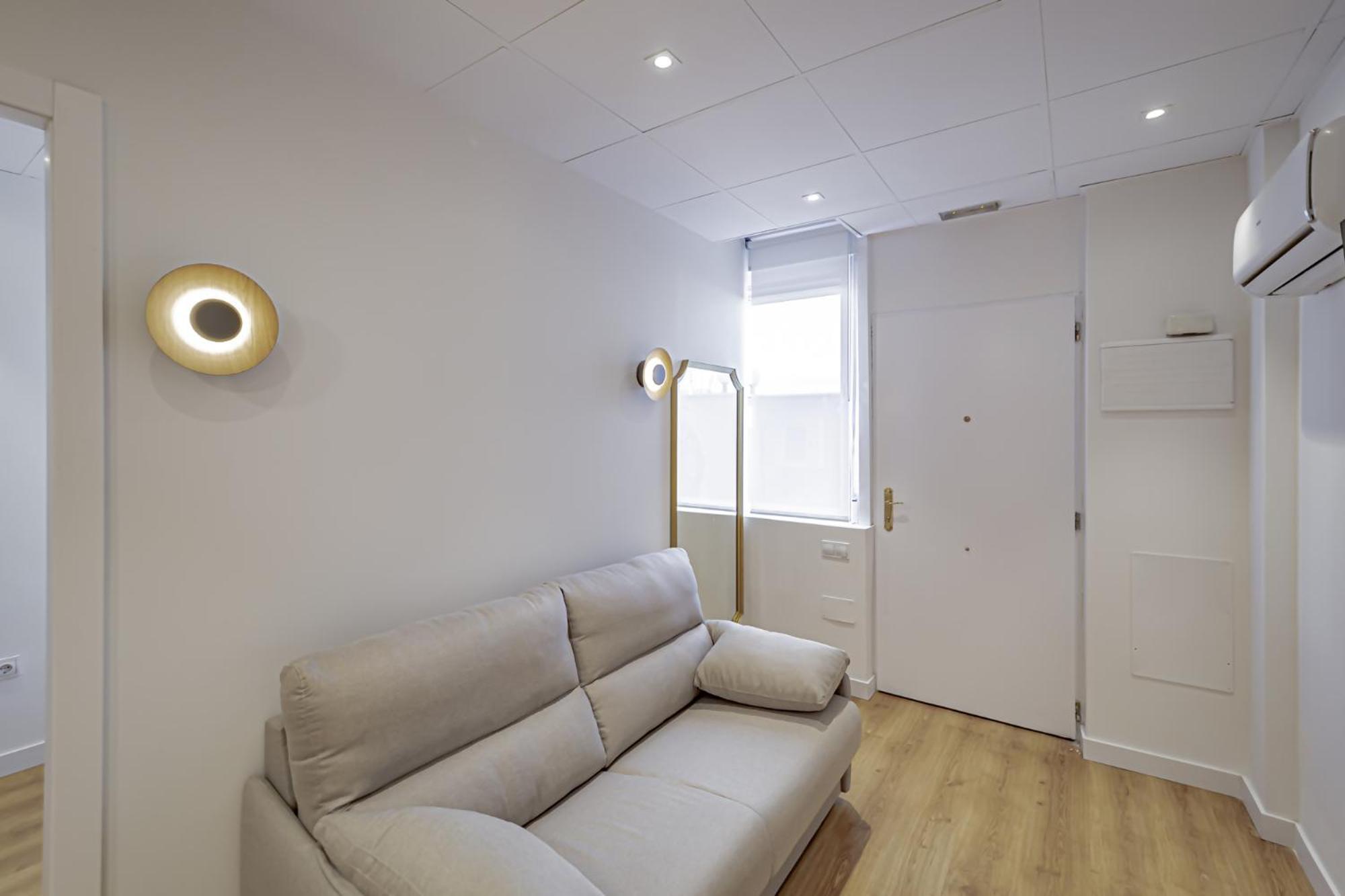 Deluxe One-Bedroom Apartment City View