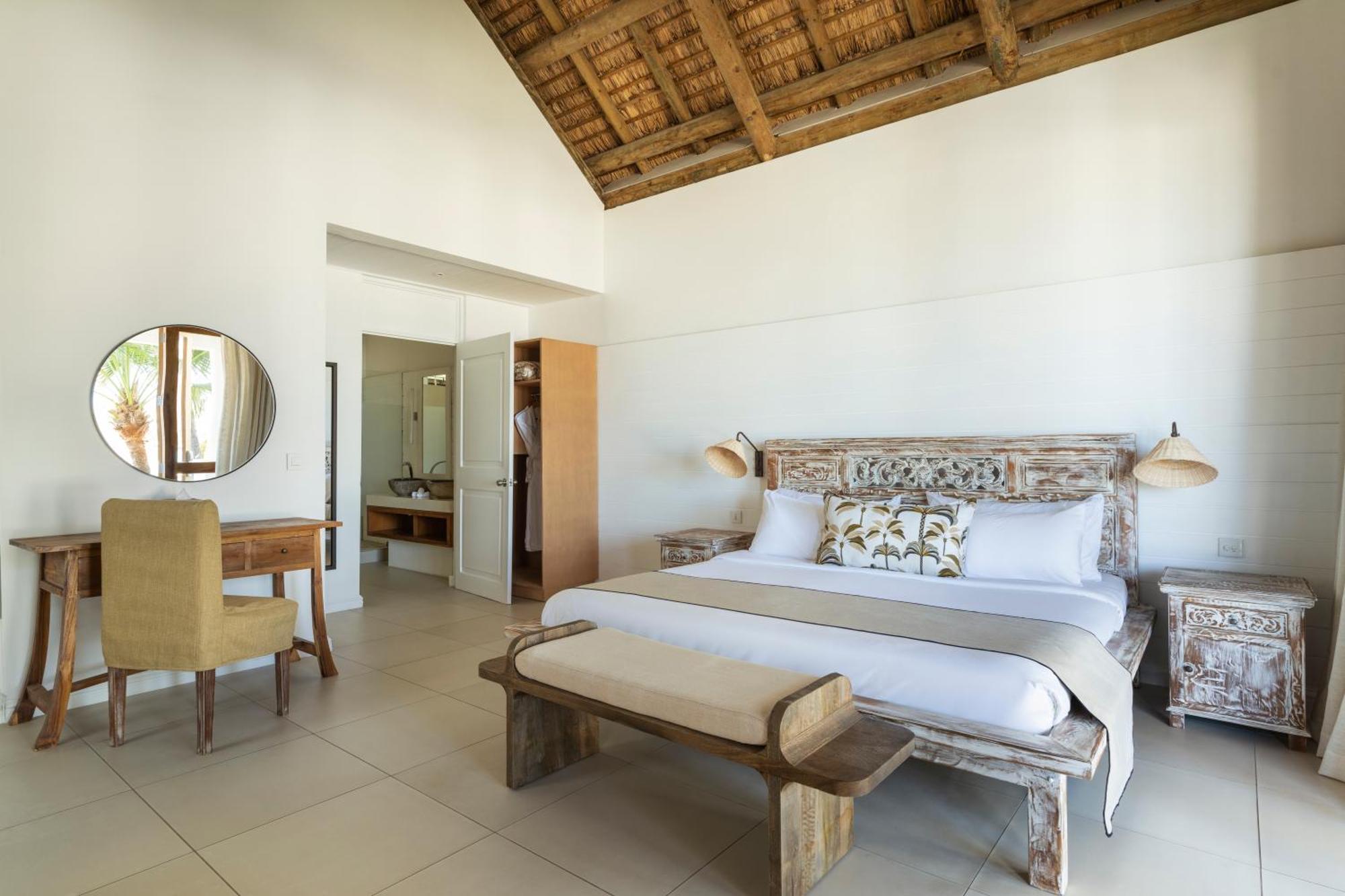 Deluxe Beach Front Suite