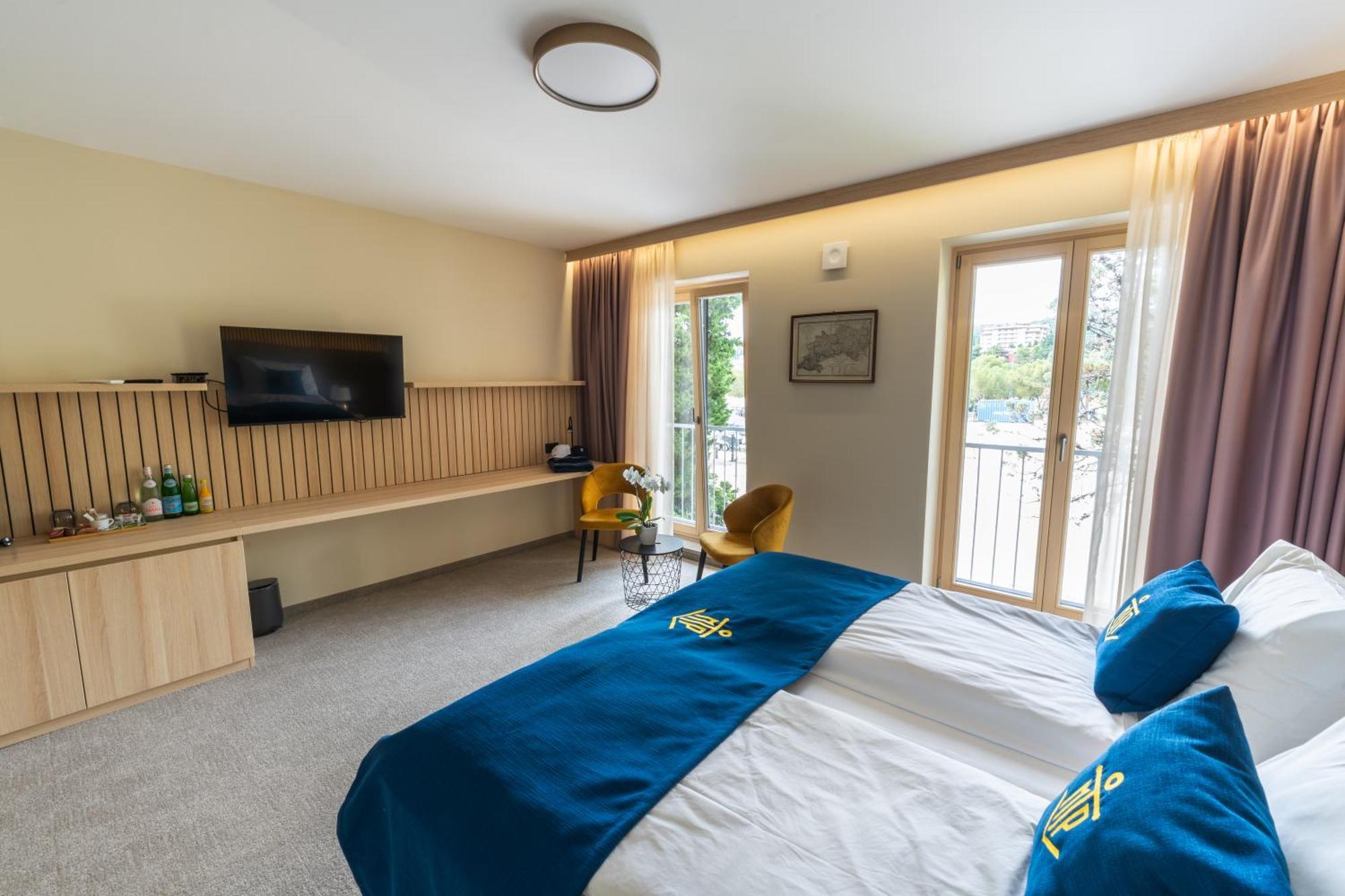 Double Room,1617022611:JPEG
