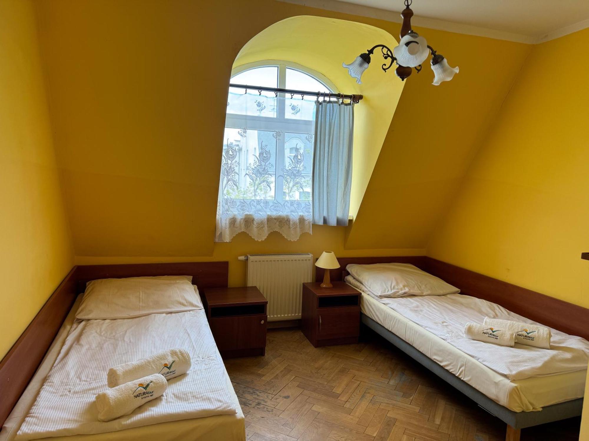 Economy Twin Room