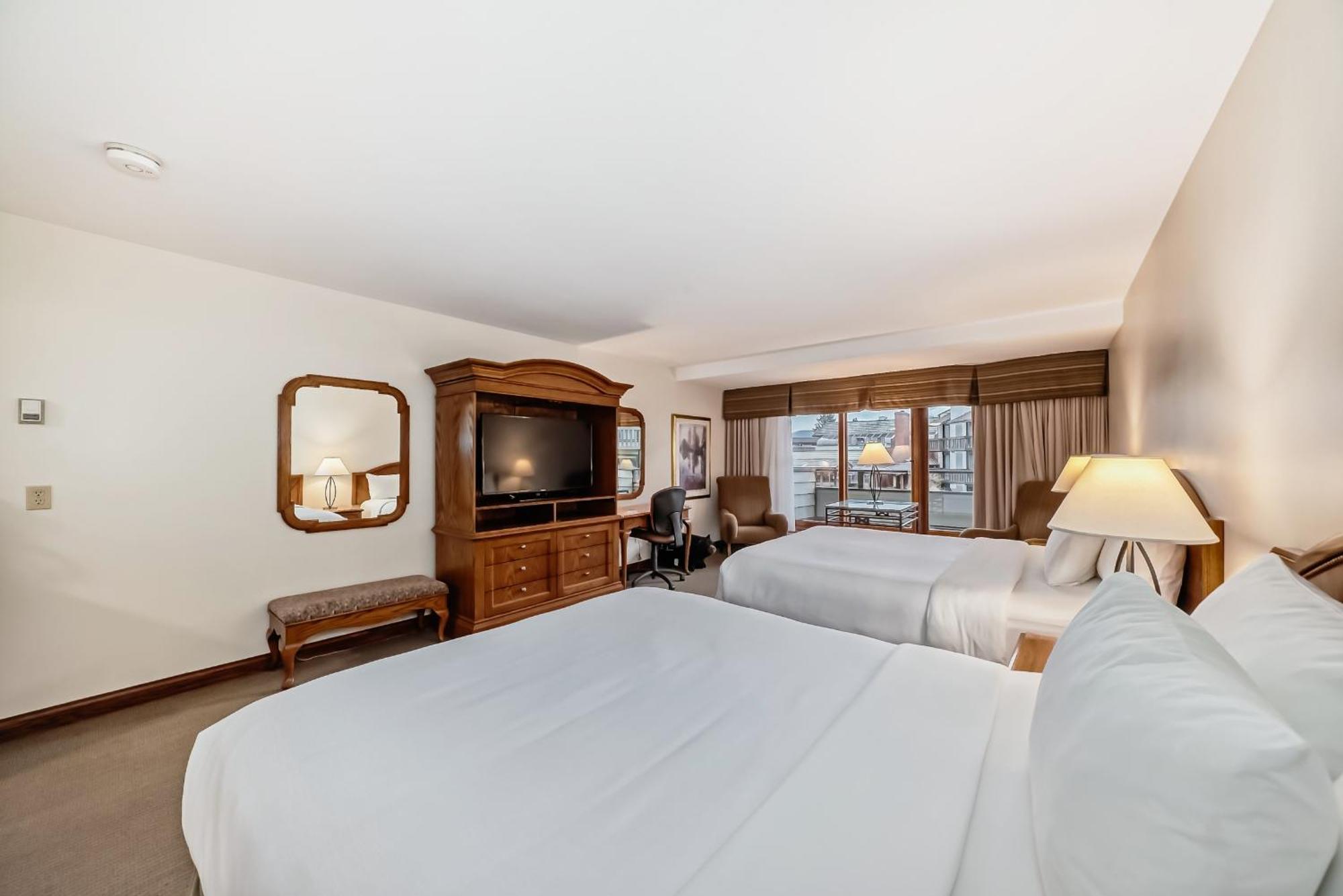 Queen Suite Whirlpool