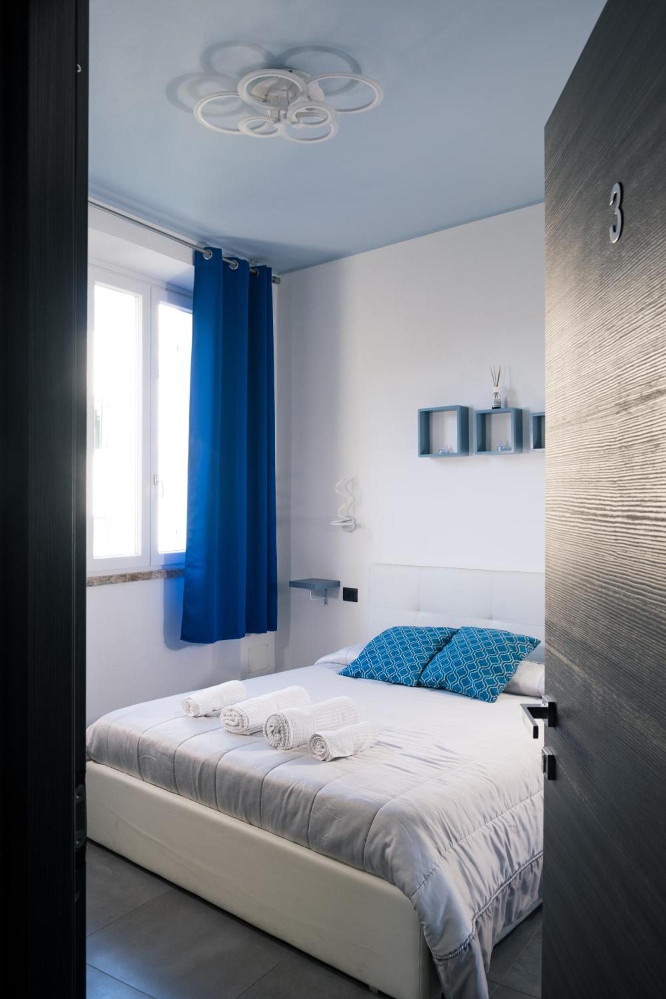 Deluxe Room,1622085334:JPEG