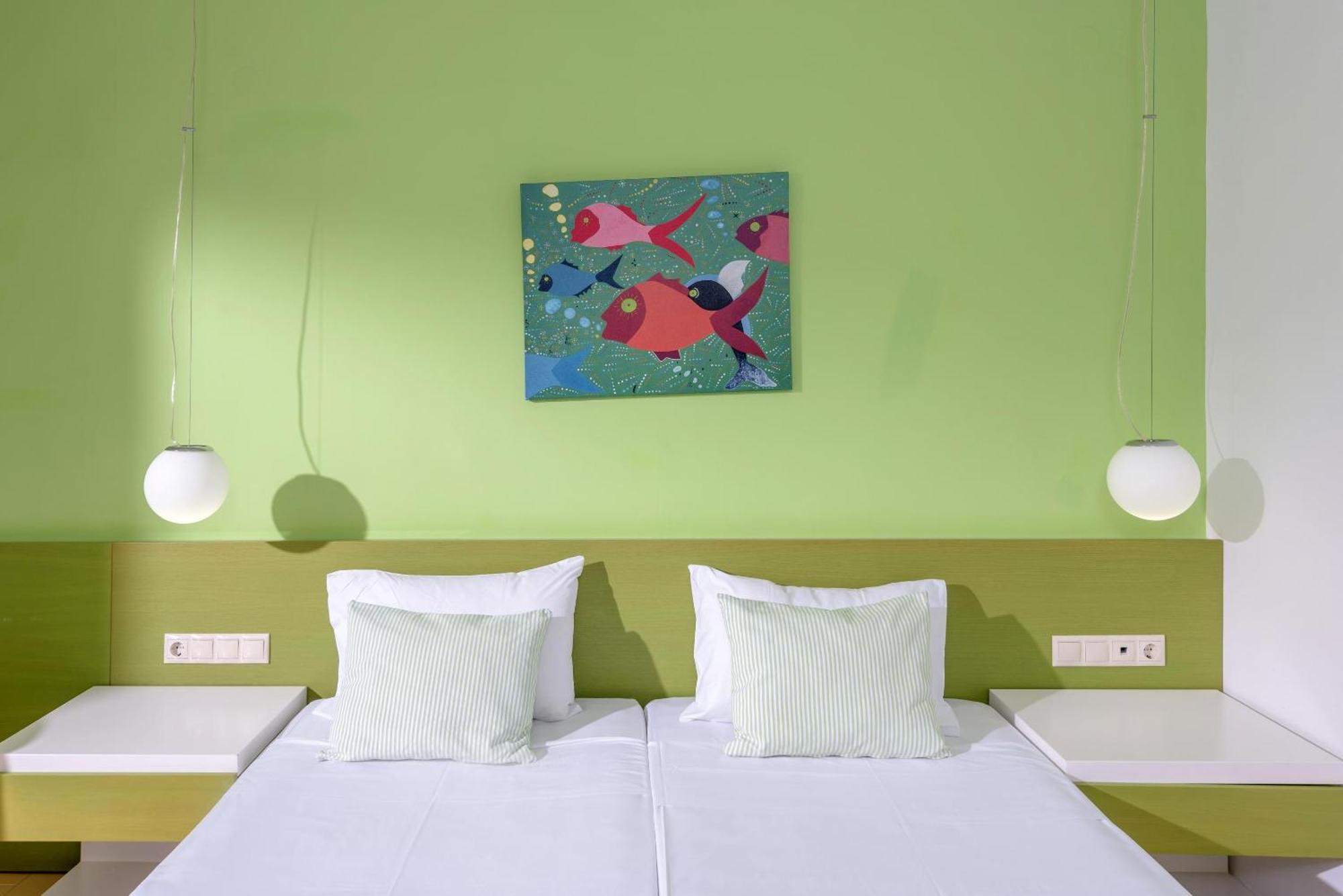Double or Twin Room Side Sea View