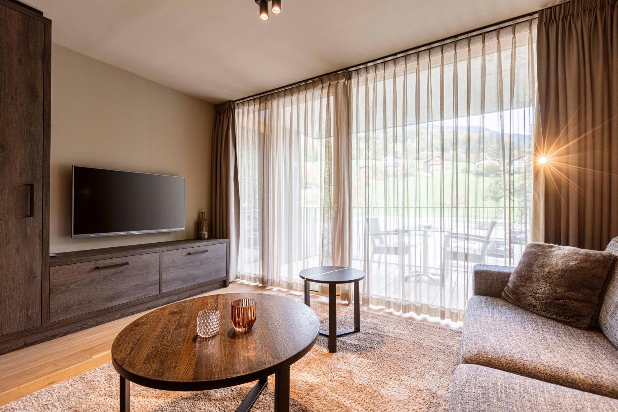 Superior One-Bedroom Apartment